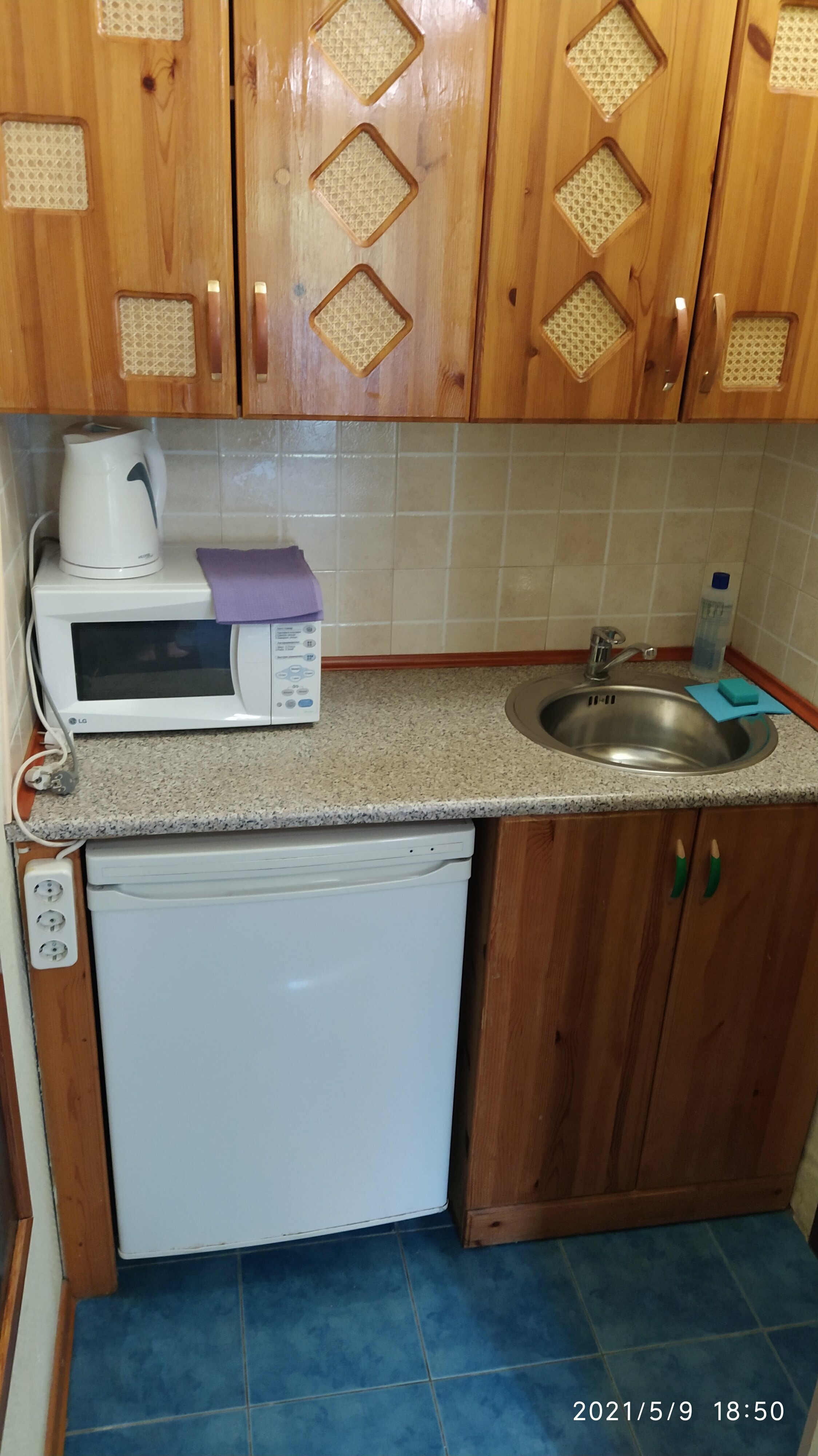 № 2 С выходом на общий балкон, боковой вид на море