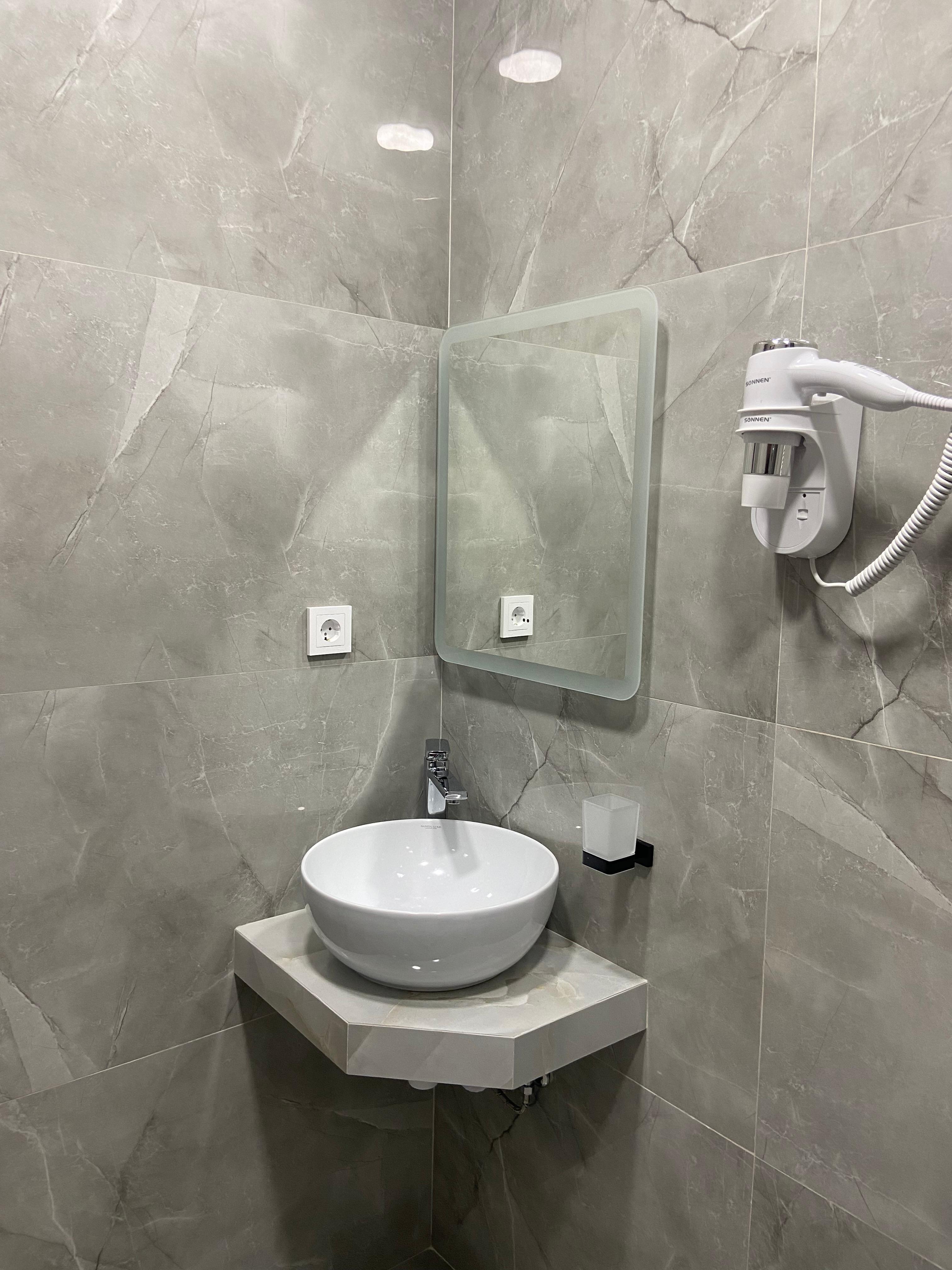 Улучшенный трехместный номер с видом на море