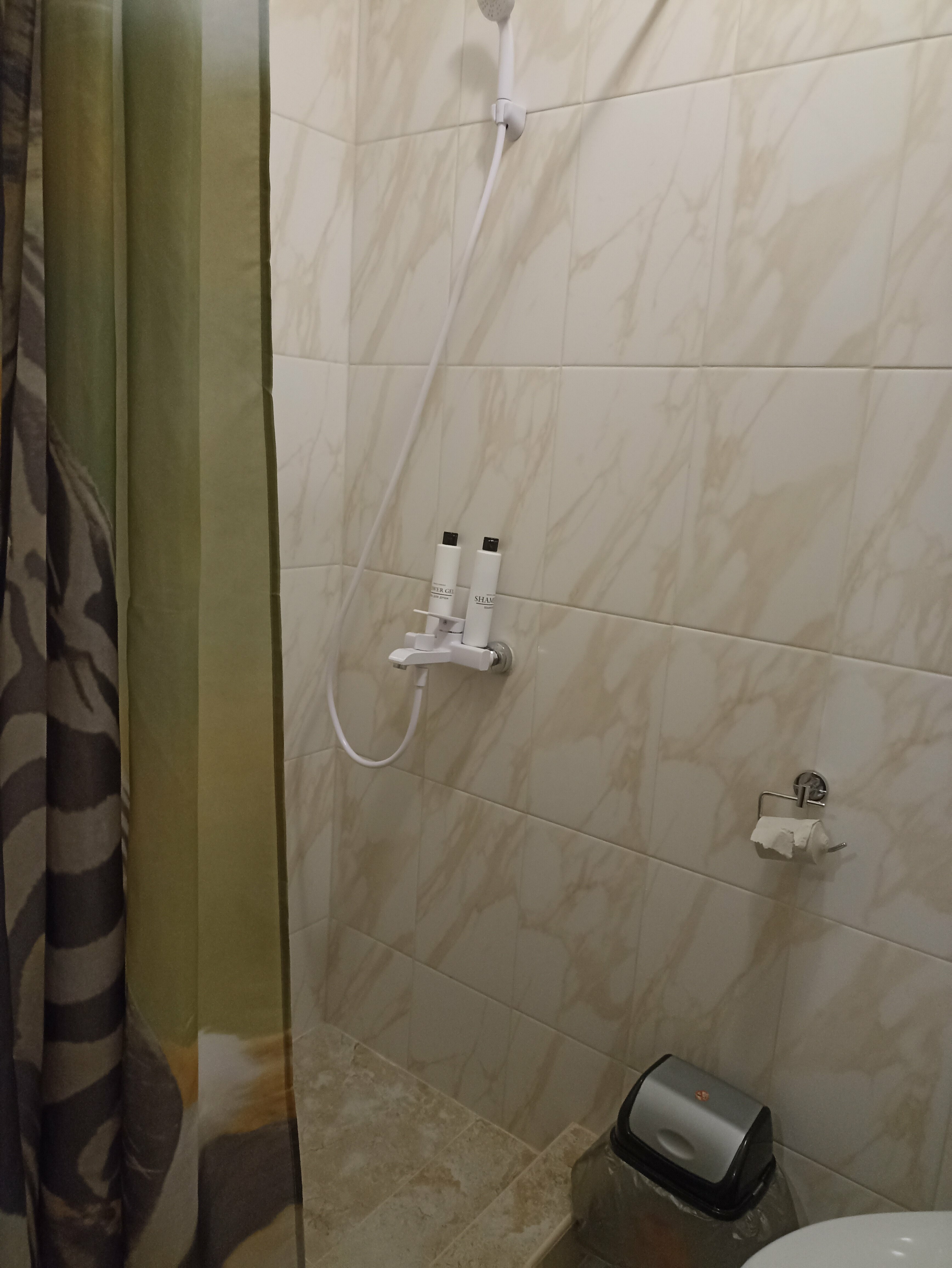 Кровать в общем 6-местном номере для женщин