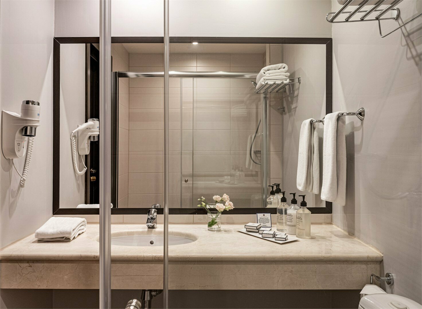 Улучшенный номер с одной большой или двумя раздельными кроватями