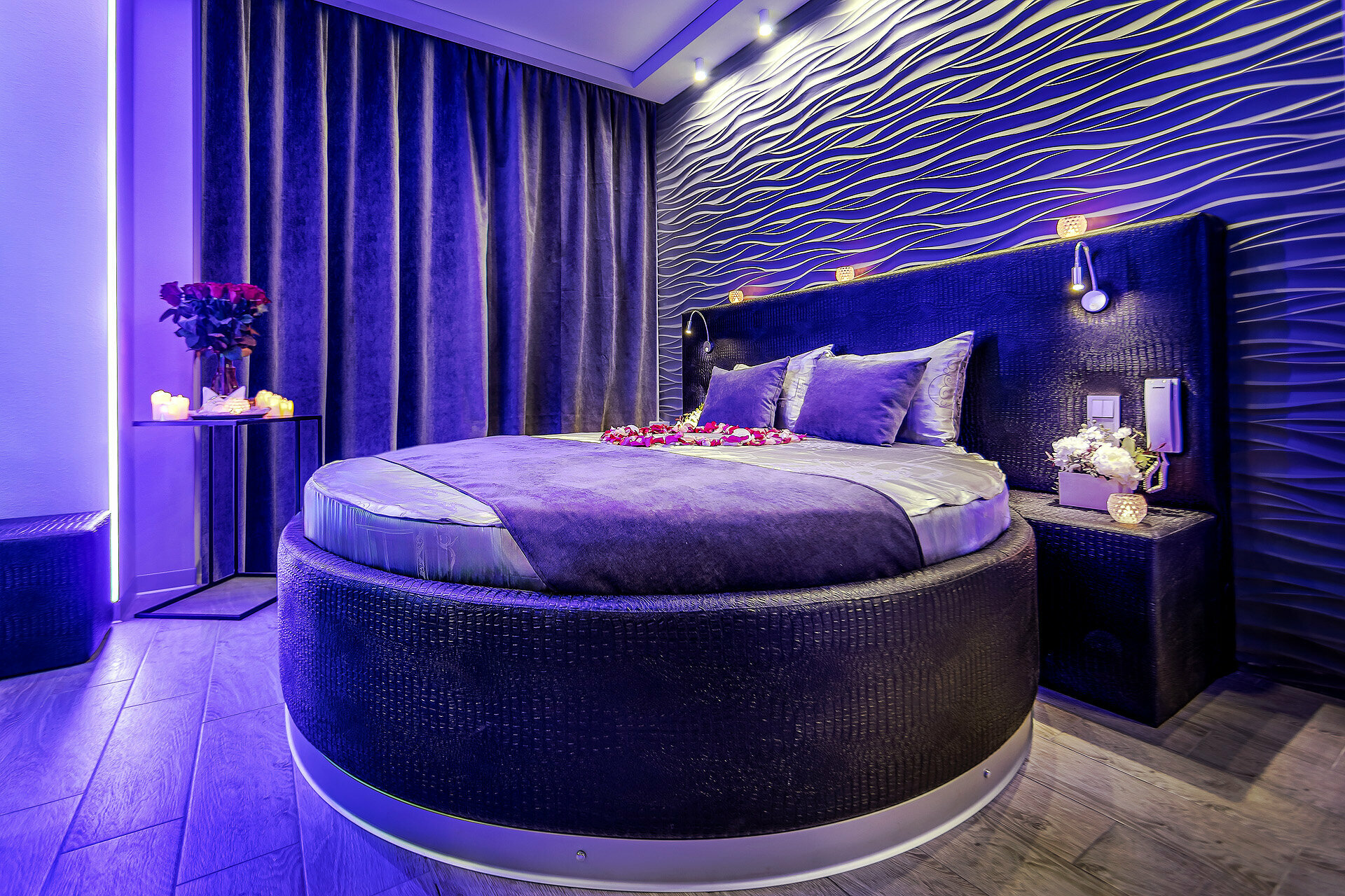 Двухместный номер с 1 кроватью и гидромассажной ванной (только для взрослых)