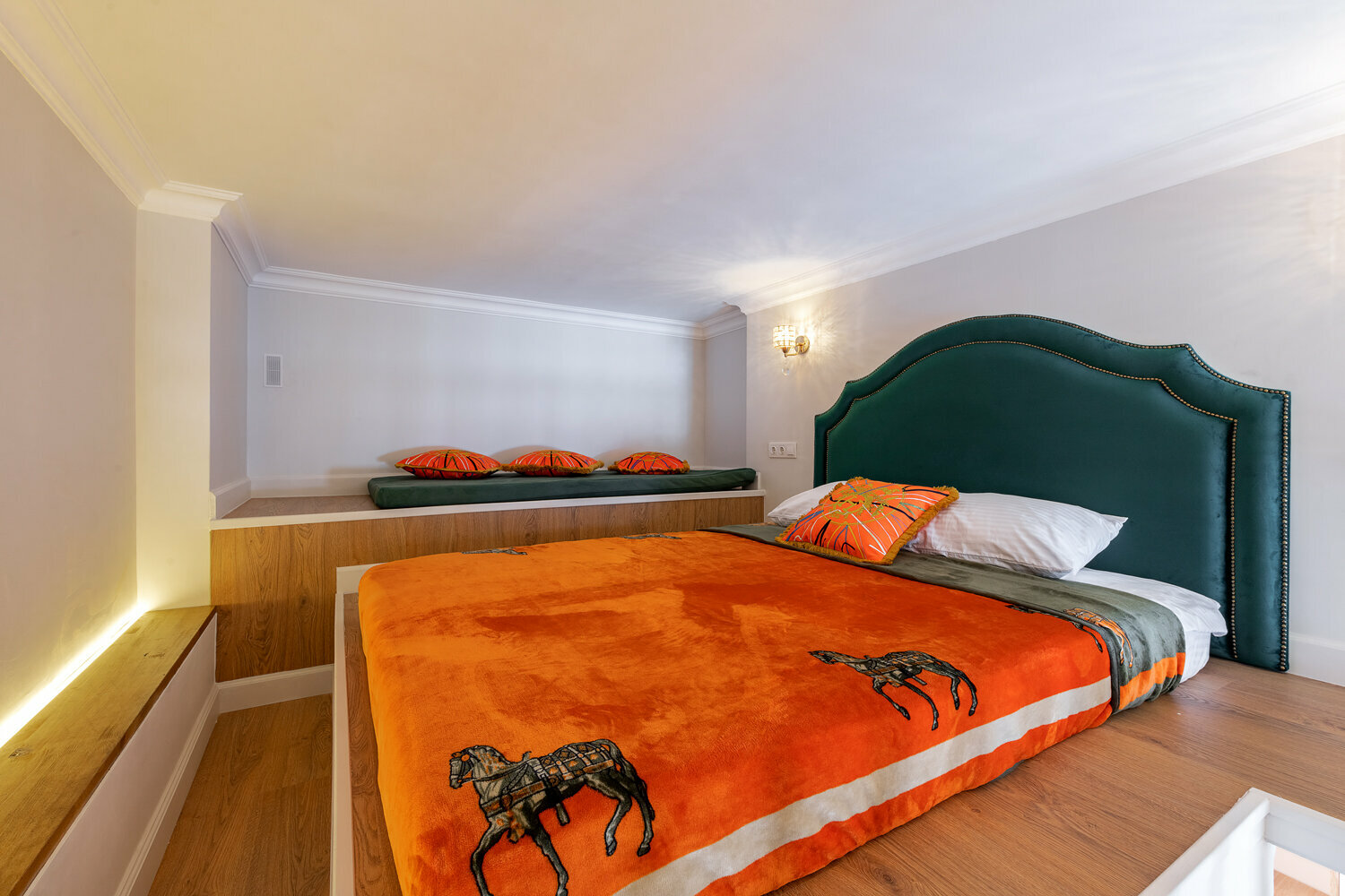 Дизайнерские апартаменты «Зеленая Гостиная» с отдельной спальней