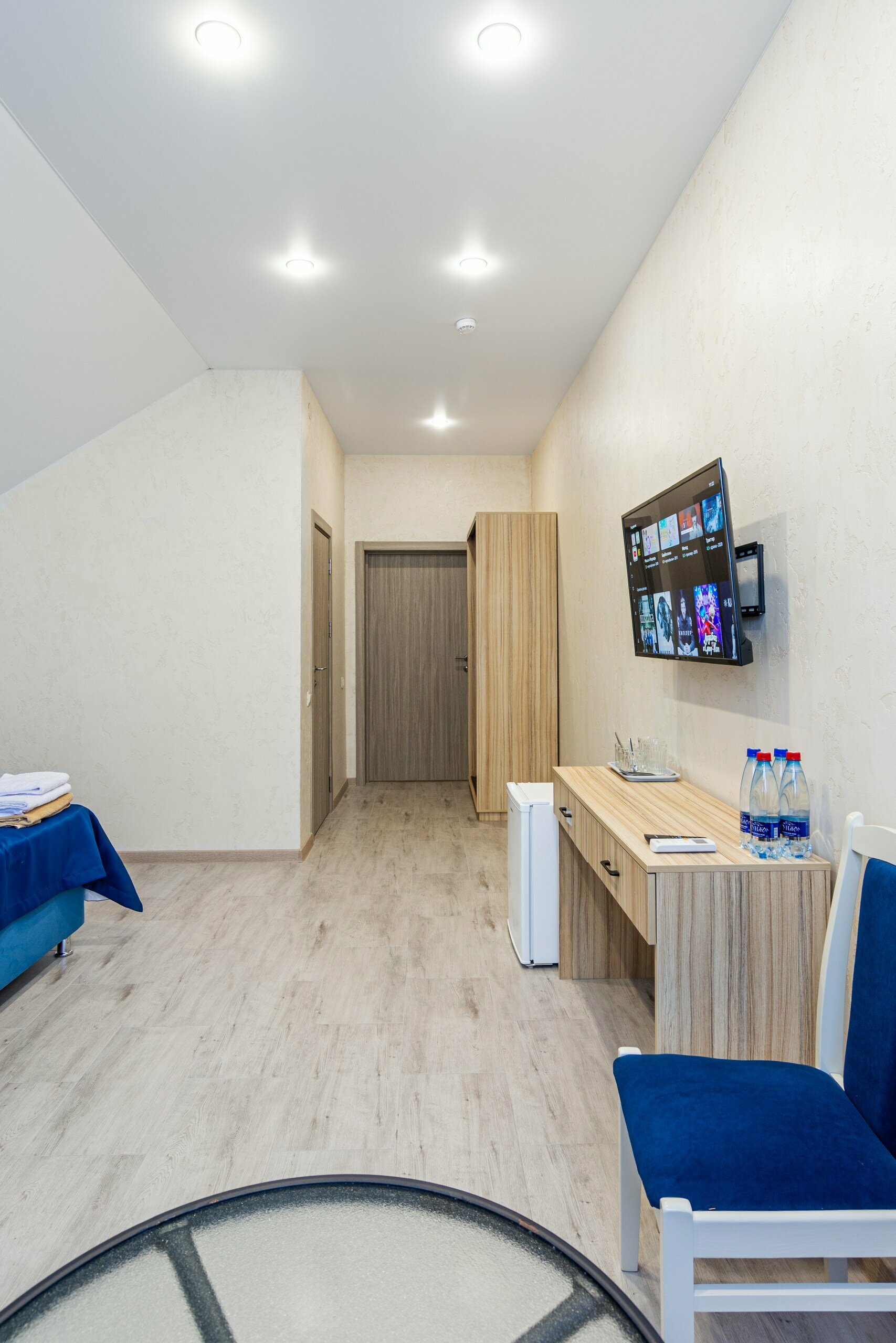 Трехместный номер Deluxe c кроватью размера "King Size" и видом на море