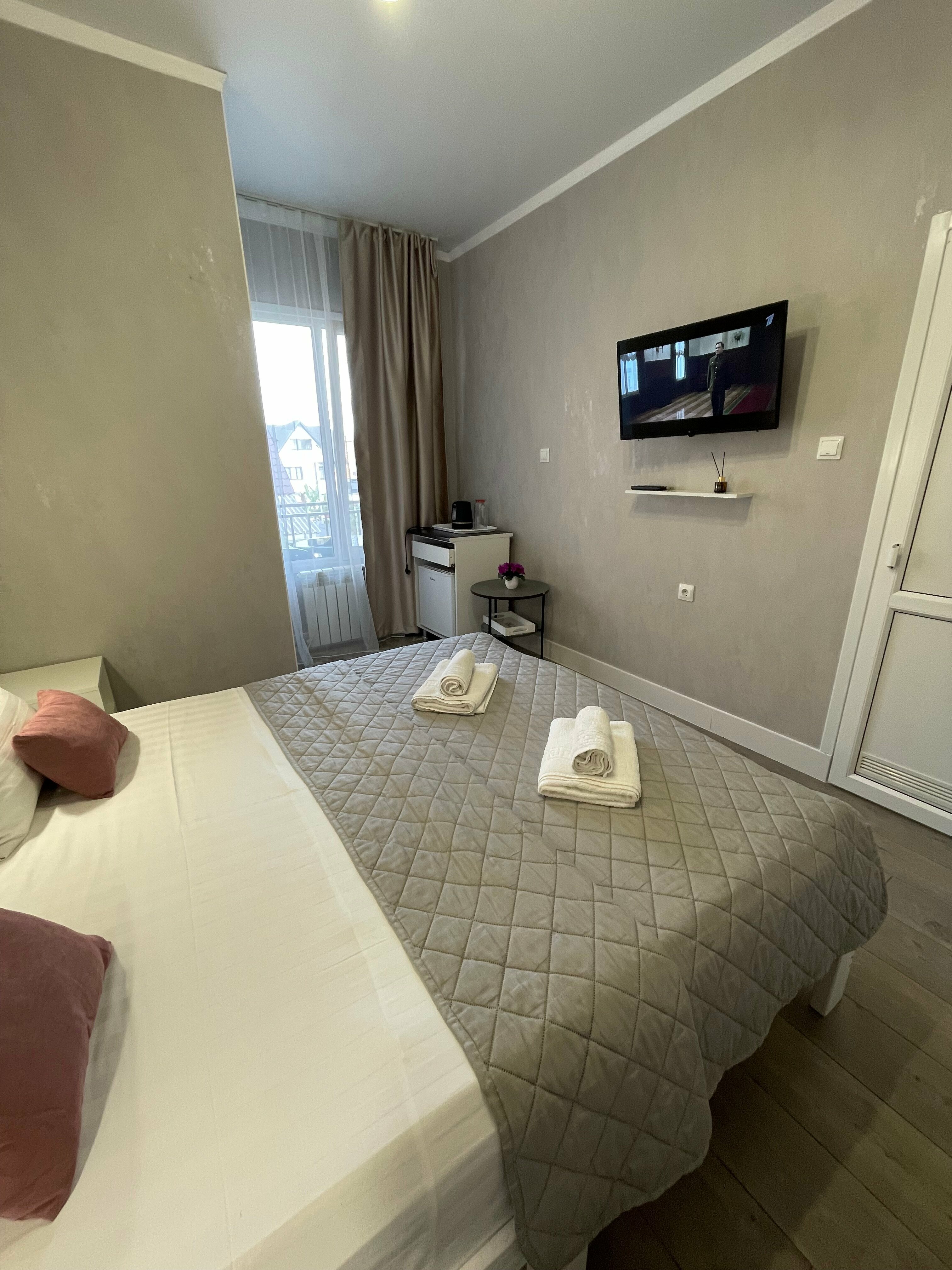 Трехместный номер с балконом