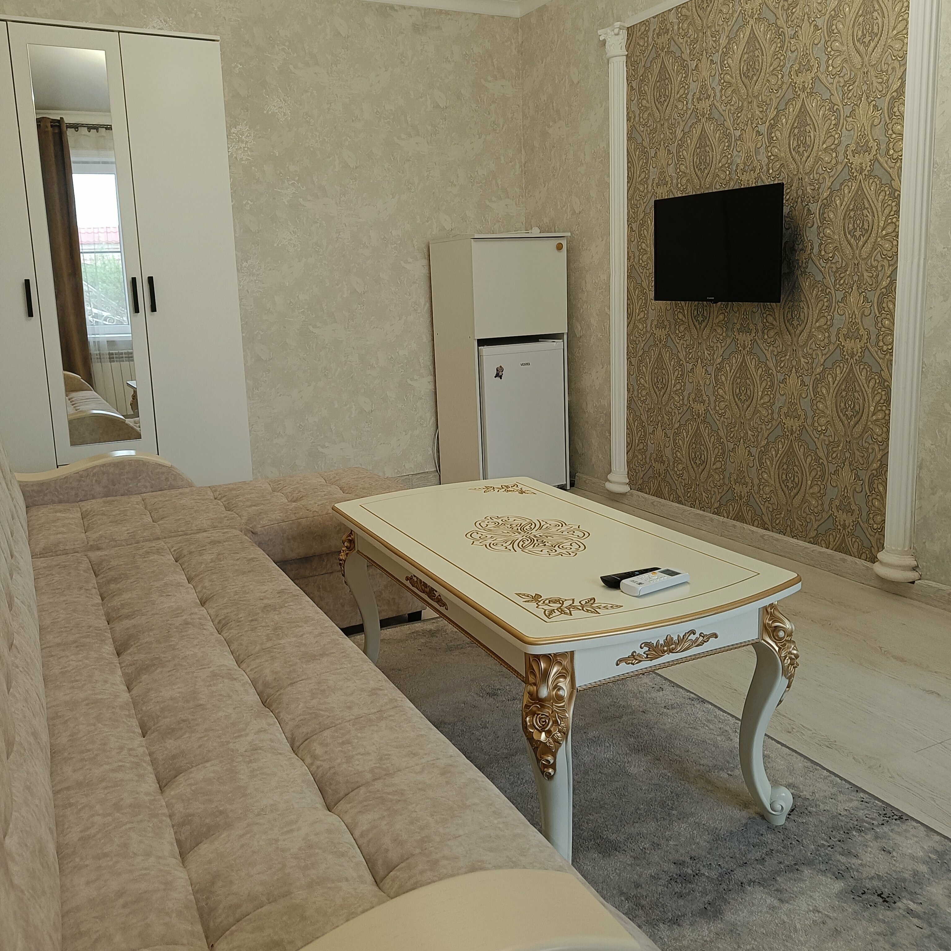 Двухкомнатный номер с отдельным входом и своим санузлом