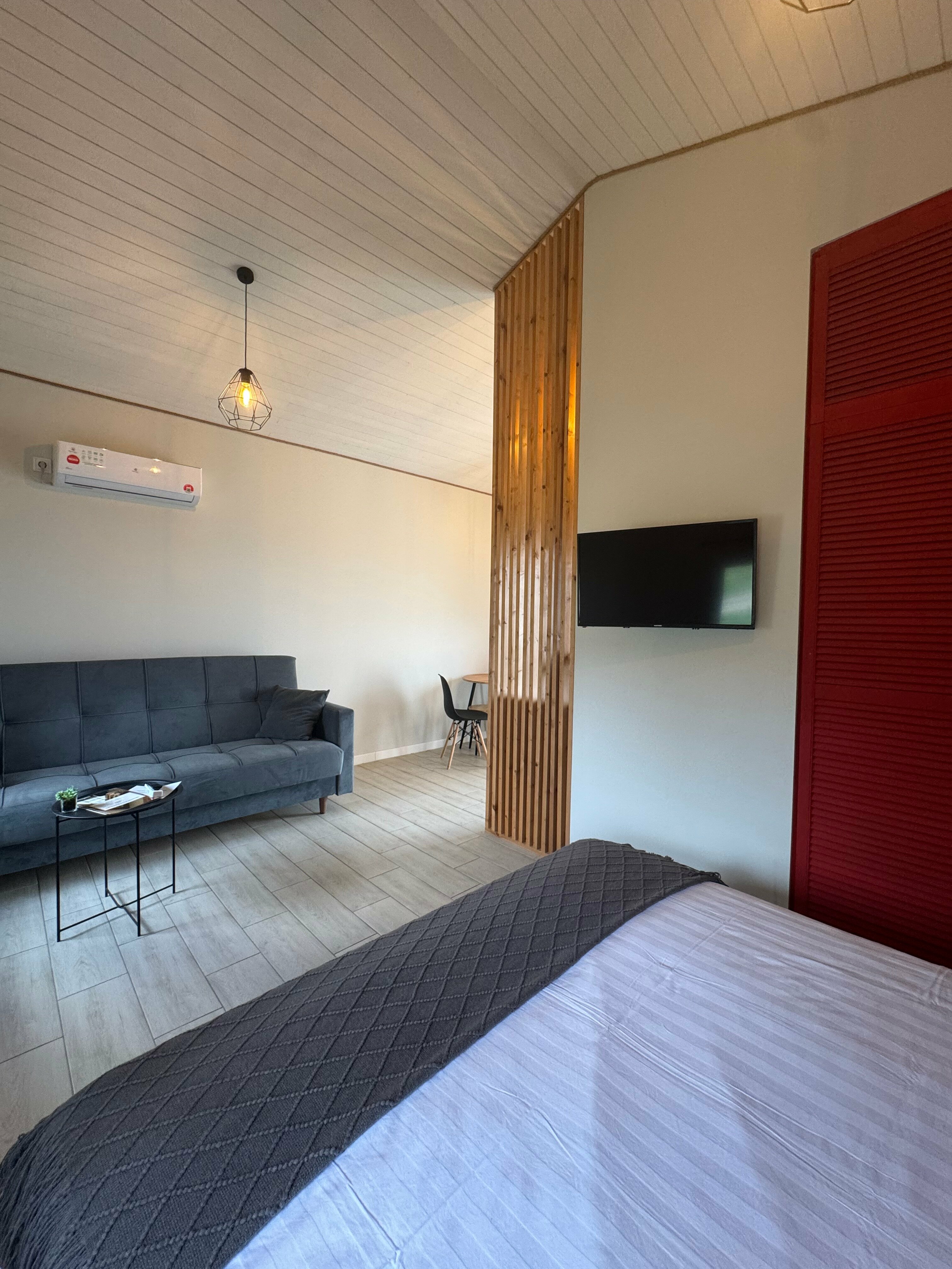 Бунгало красный