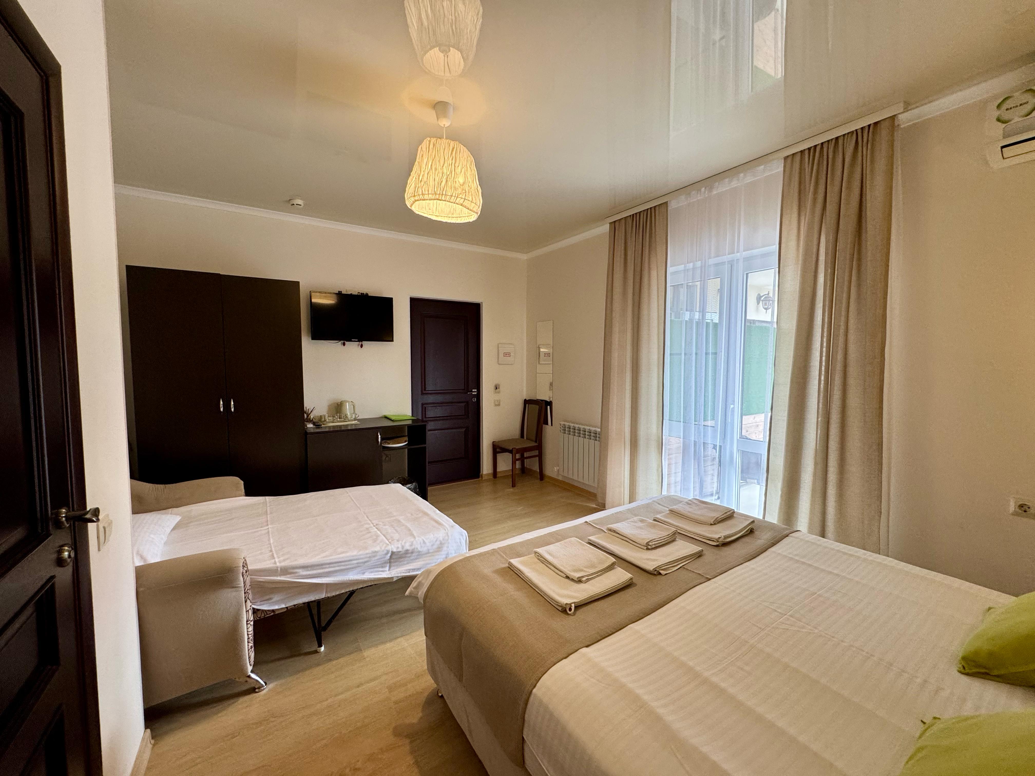 Трёхместный с террасой