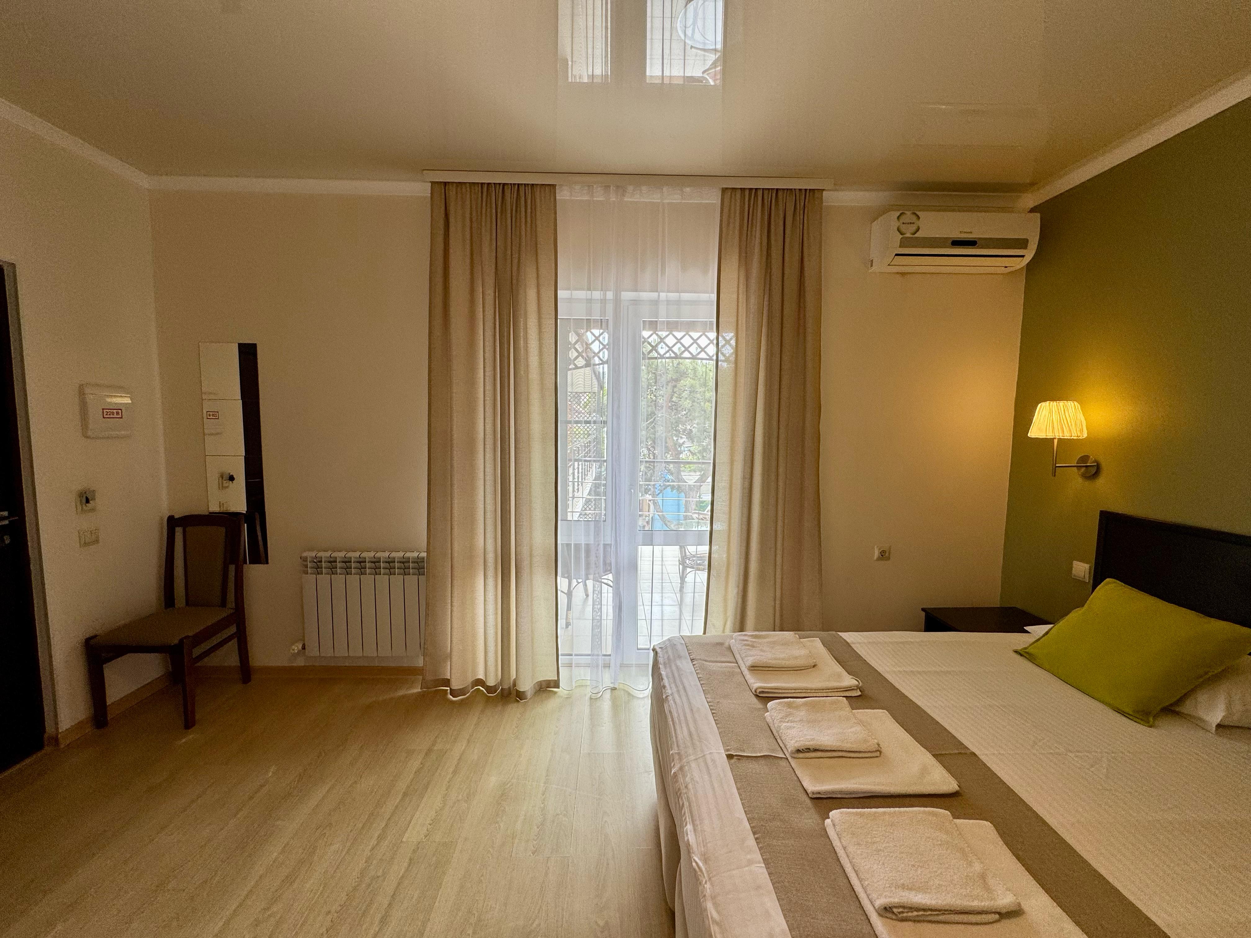 Трёхместный с террасой