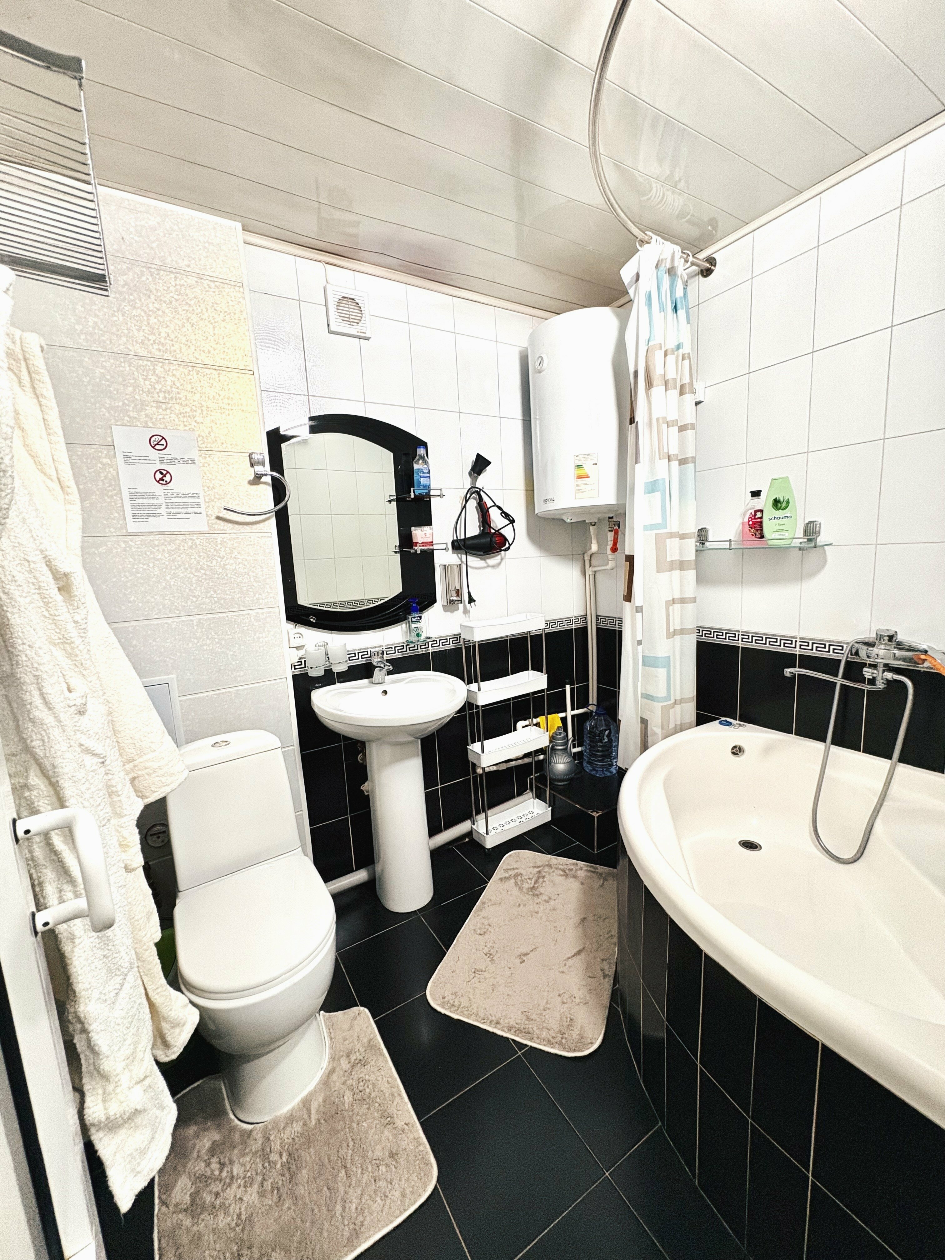 Cемейный номер с собственной ванной комнатой