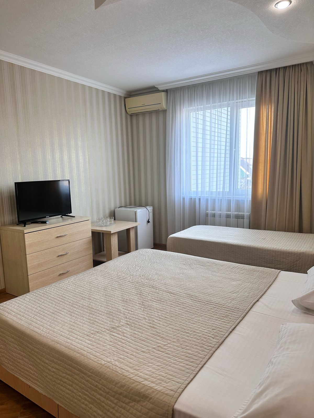 Четырехместный номер с душем