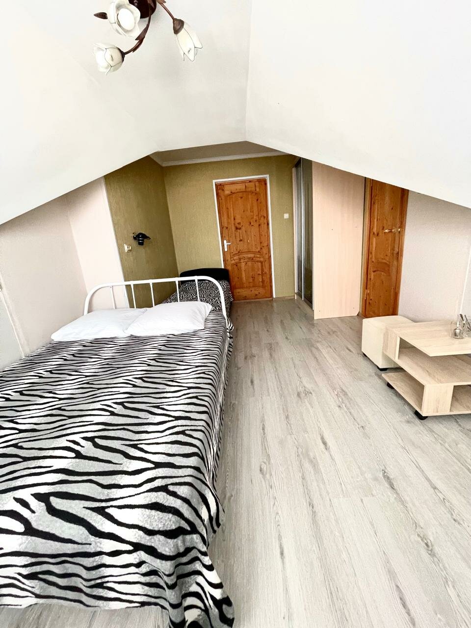 Трехместный номер без балкона