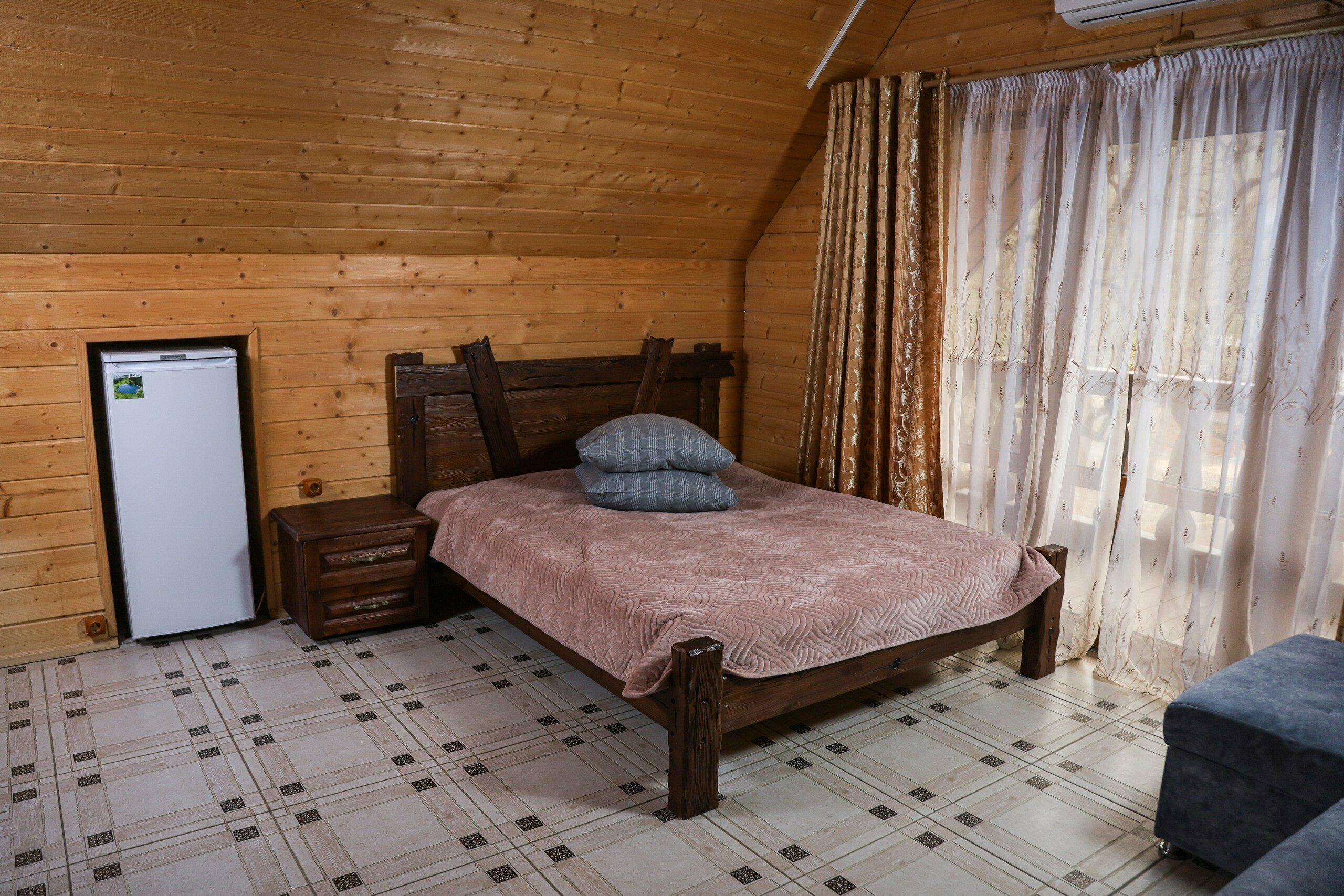 Мельница 4-х. местн.  № 21, 22 - дом полностью до 8 человек