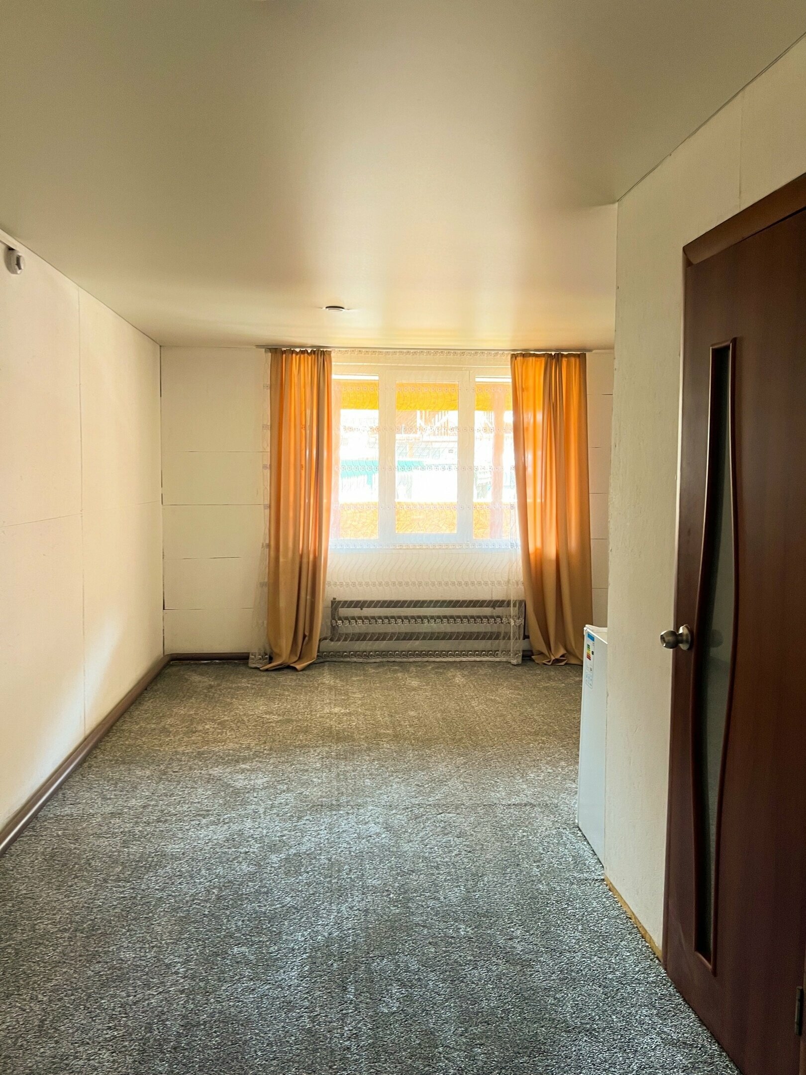 Четырехместный номер с удобствами на втором этаже с балконом