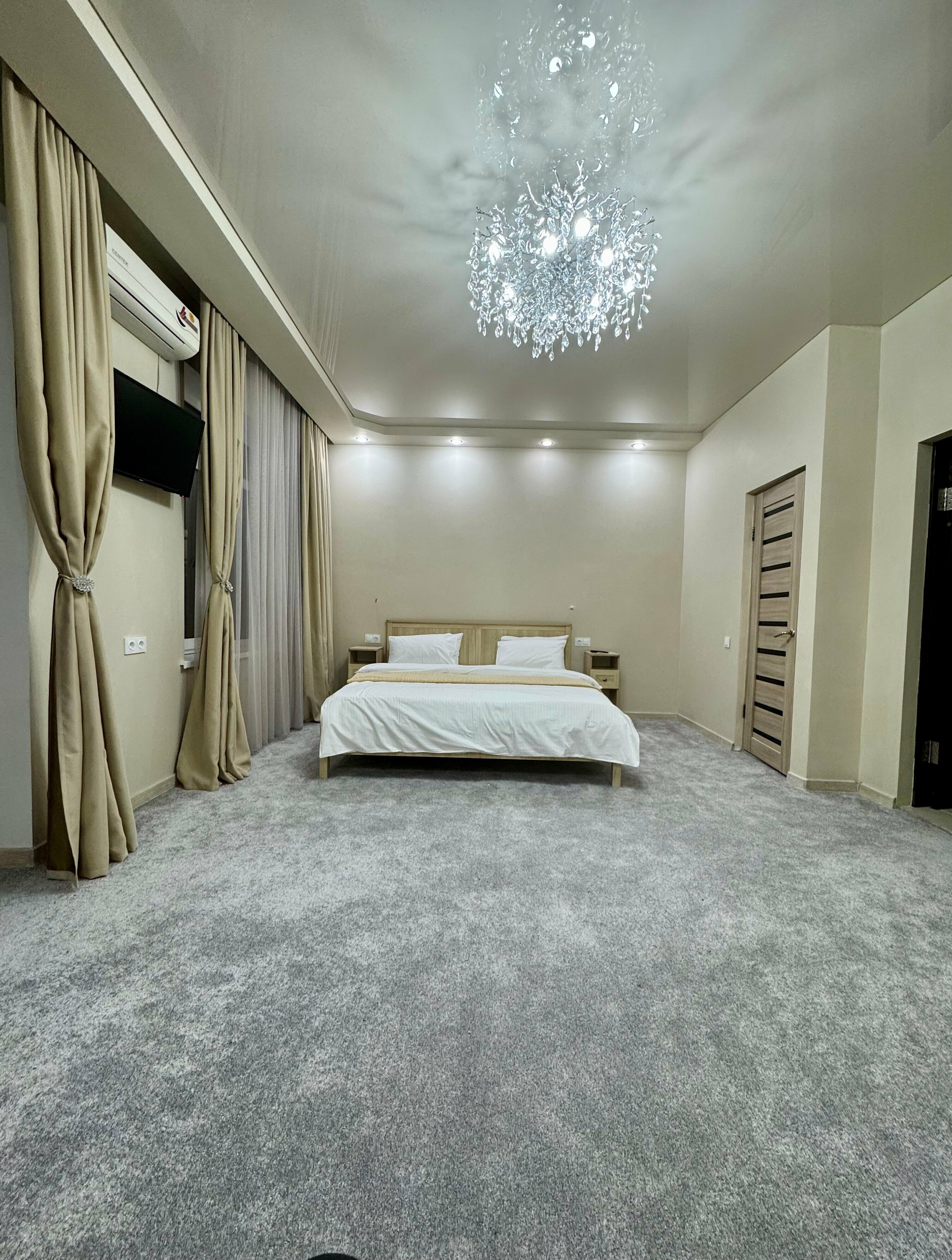 Трехместный номер с балконом