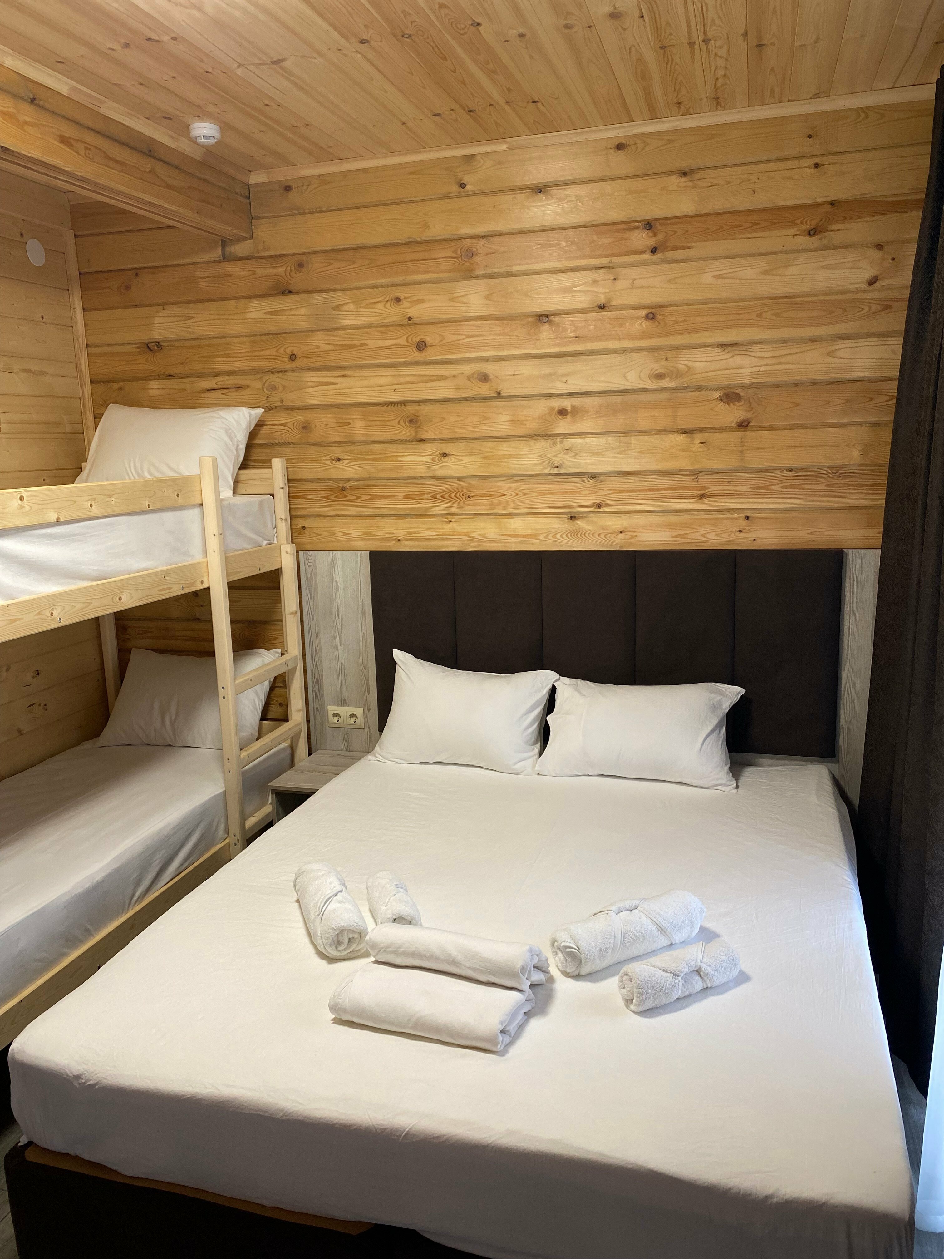 Четырехместный номер с балконом