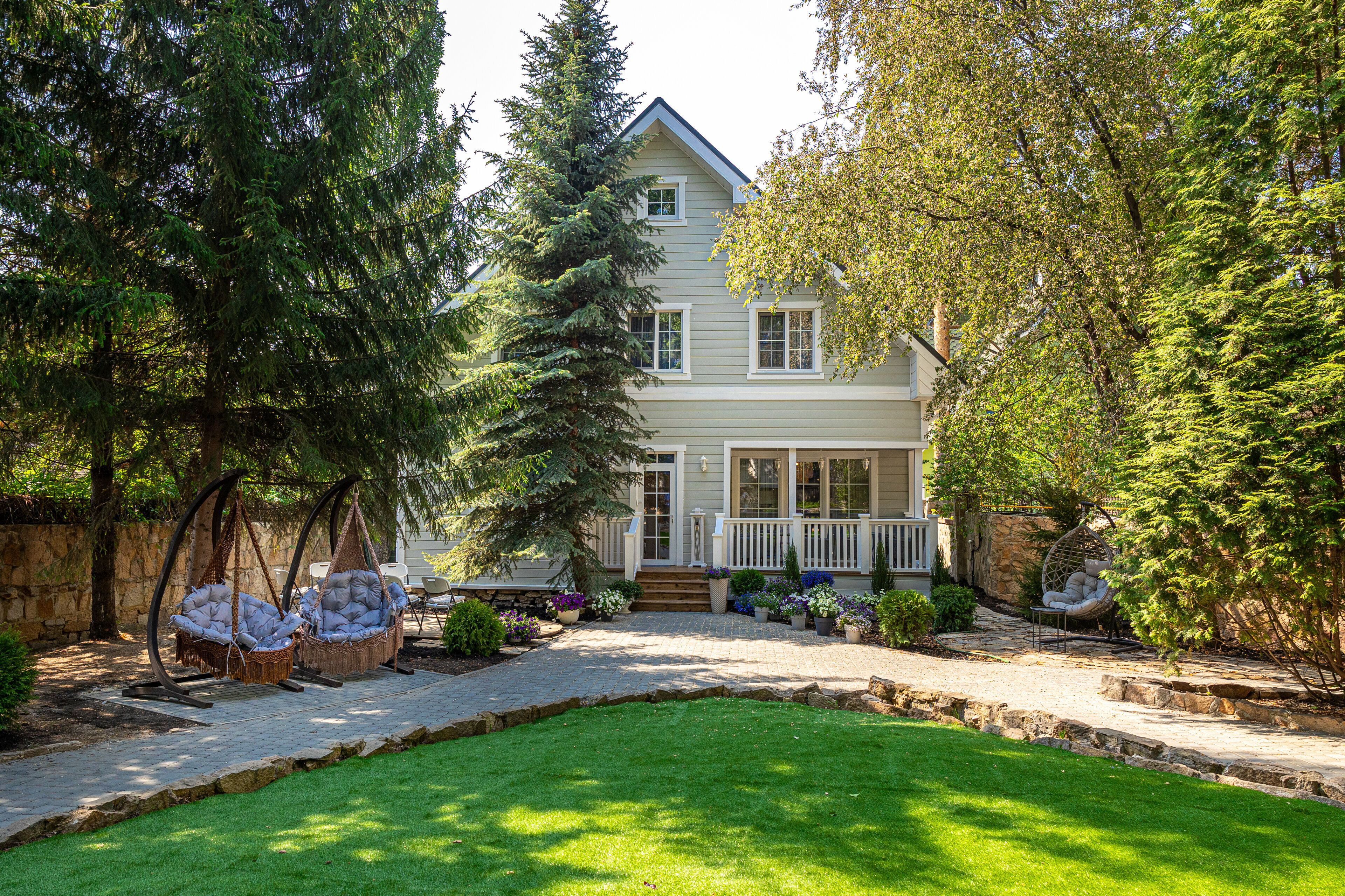 Коттедж с собственным бассейном