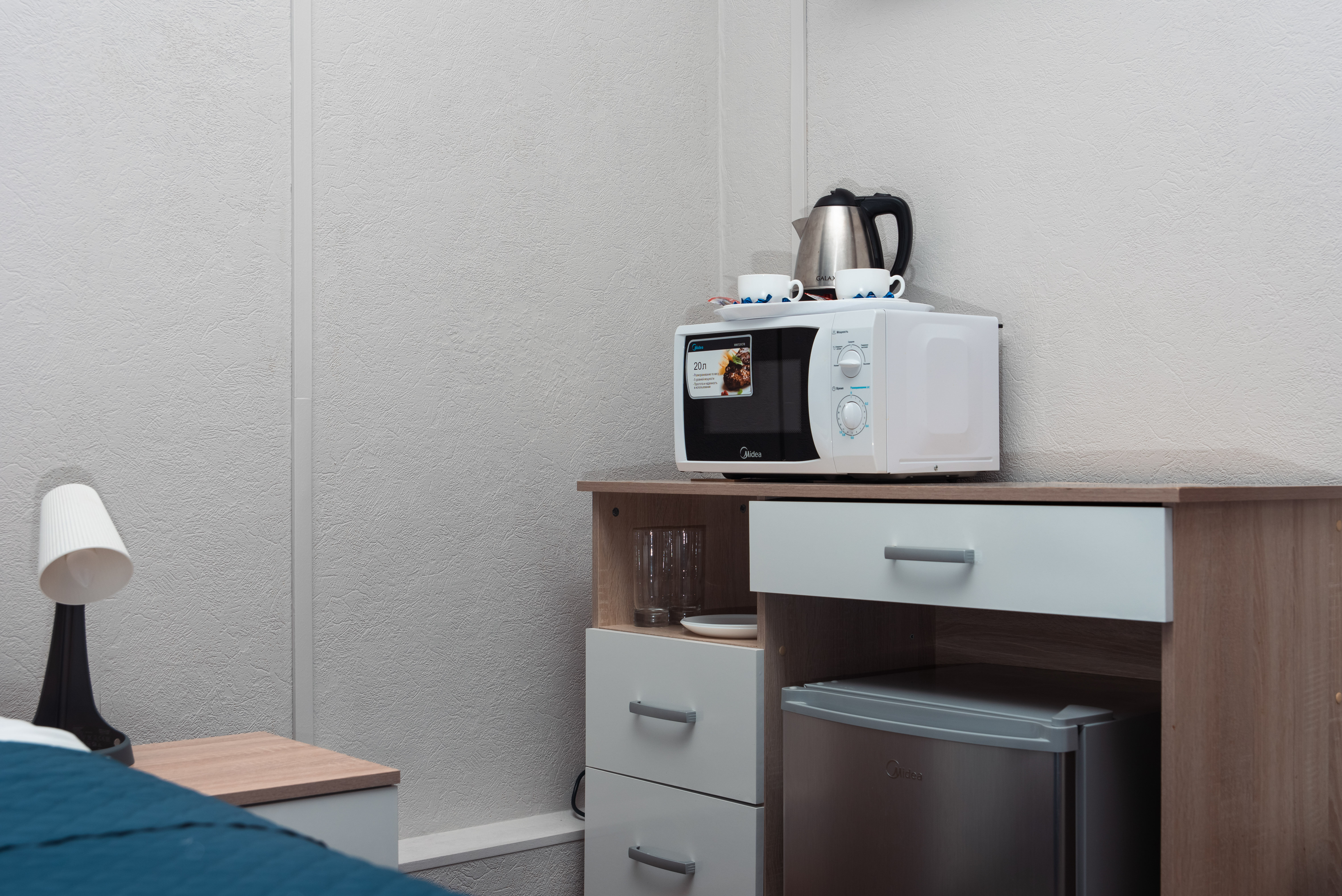 Двухместный номер с 2 отдельными кроватями и общей ванной комнатой