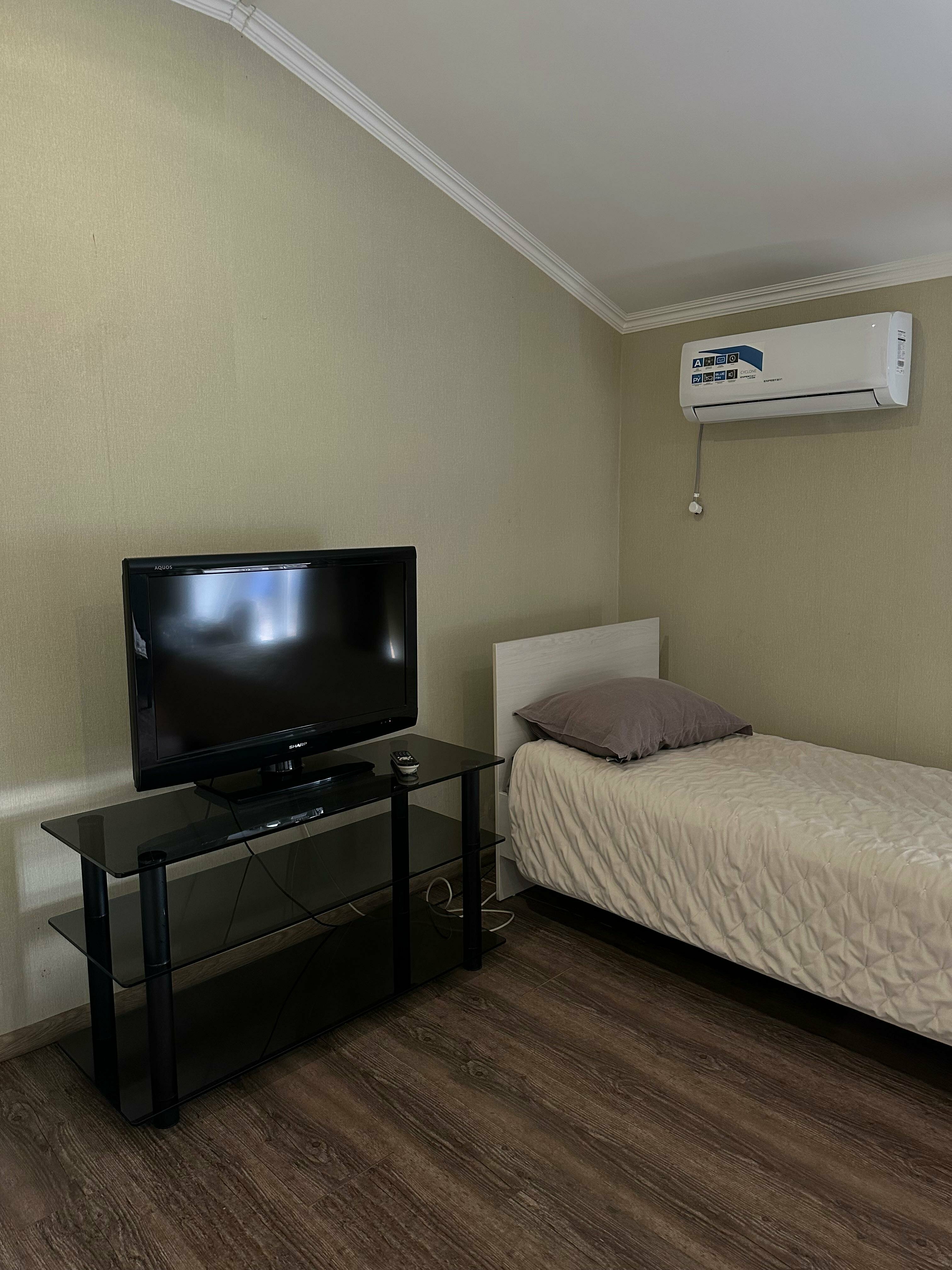 Трехместный номер с основными удобствами