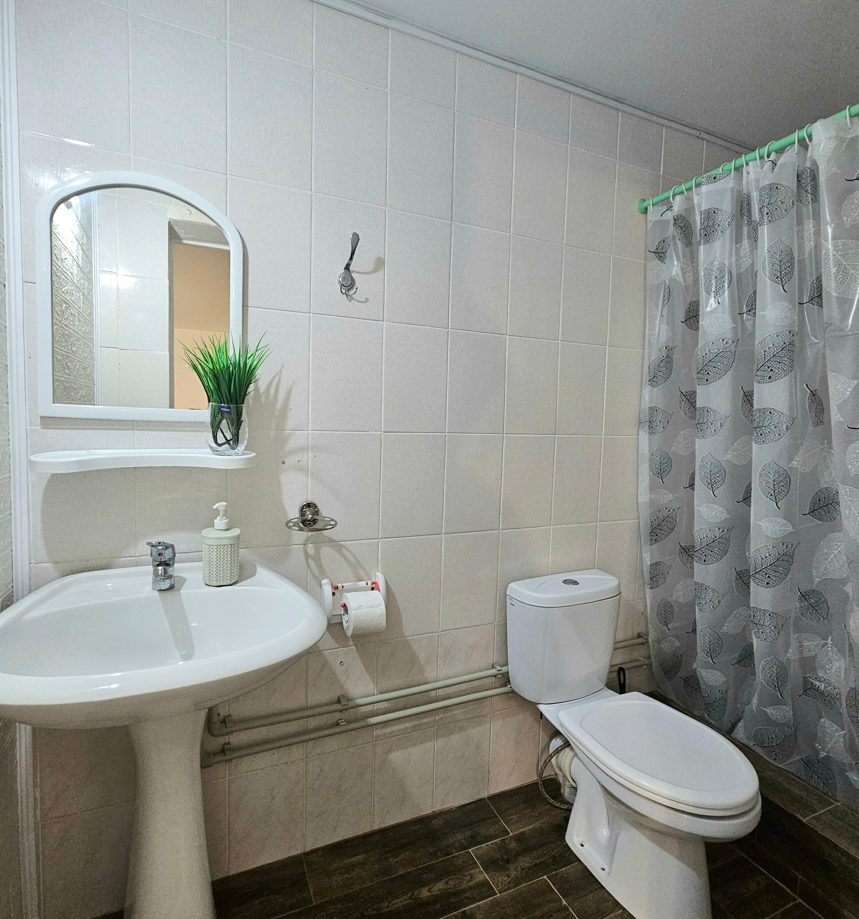 Делюкс с двумя раздельными кроватями и диваном с общим балконом