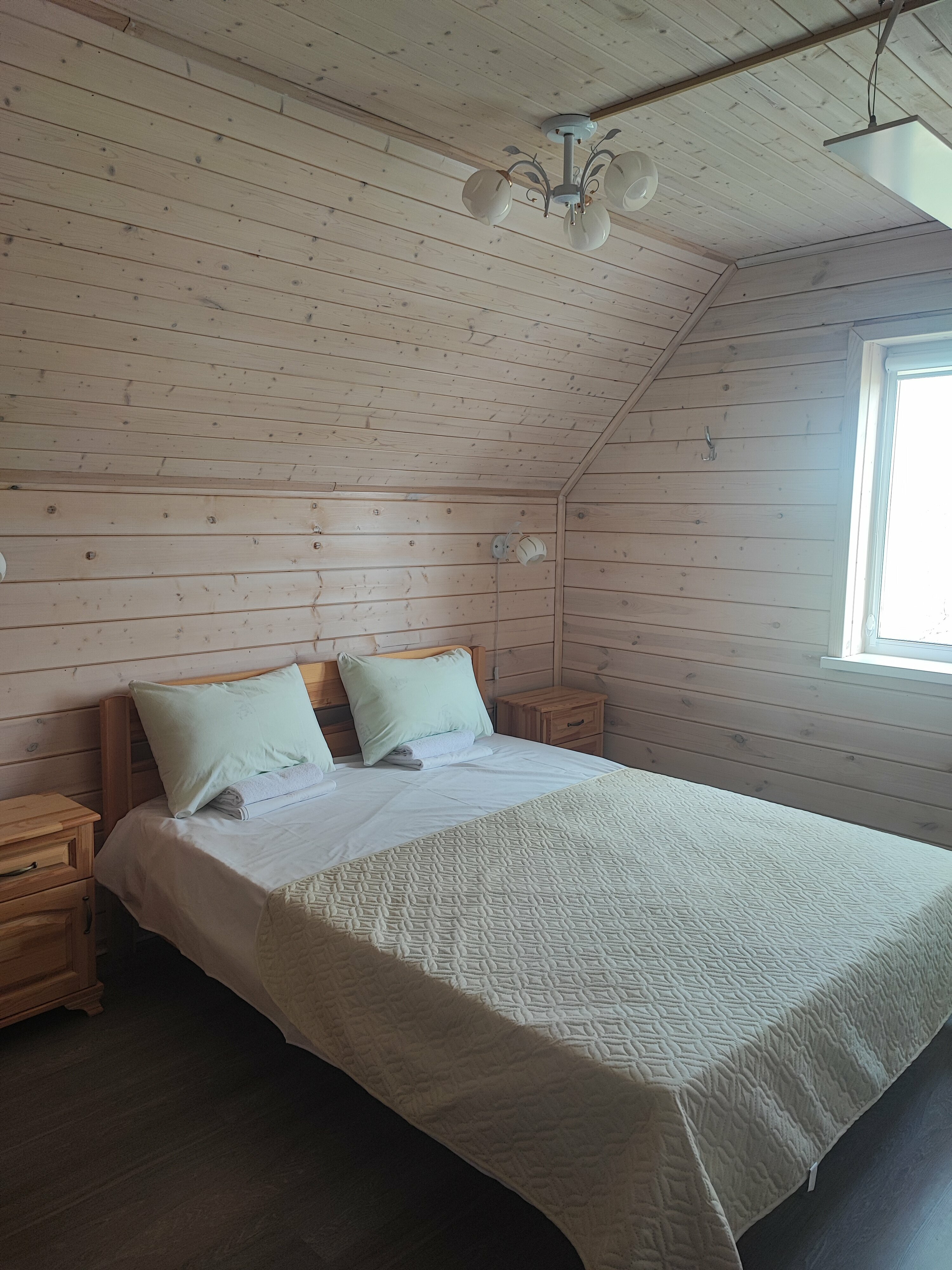 Деревянный коттедж (половина 1Л), 2 этажа на 7 человек