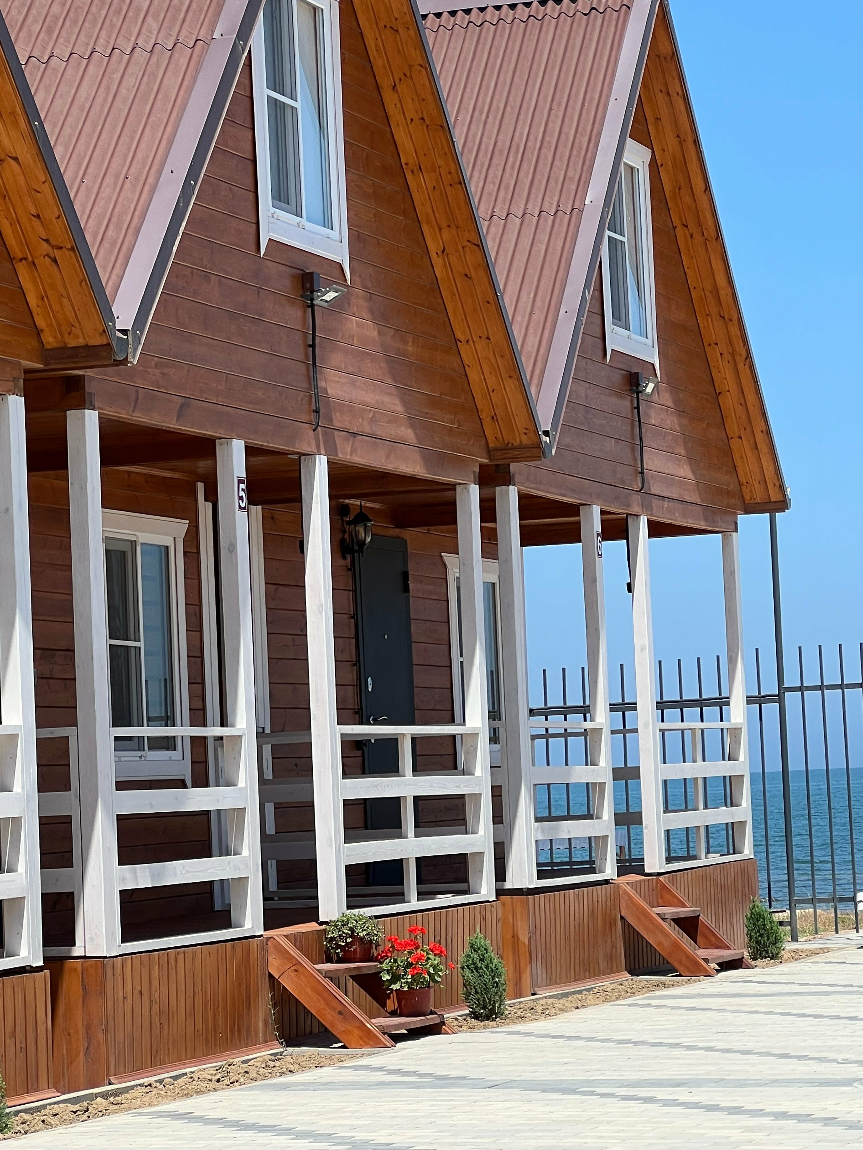 Коттедж с верандой (48м)