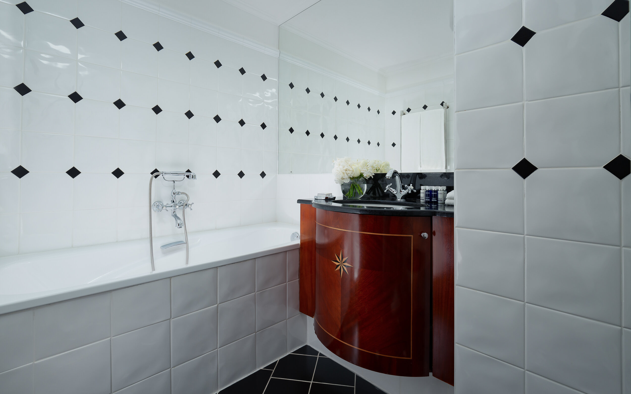 Гранд Делюкс