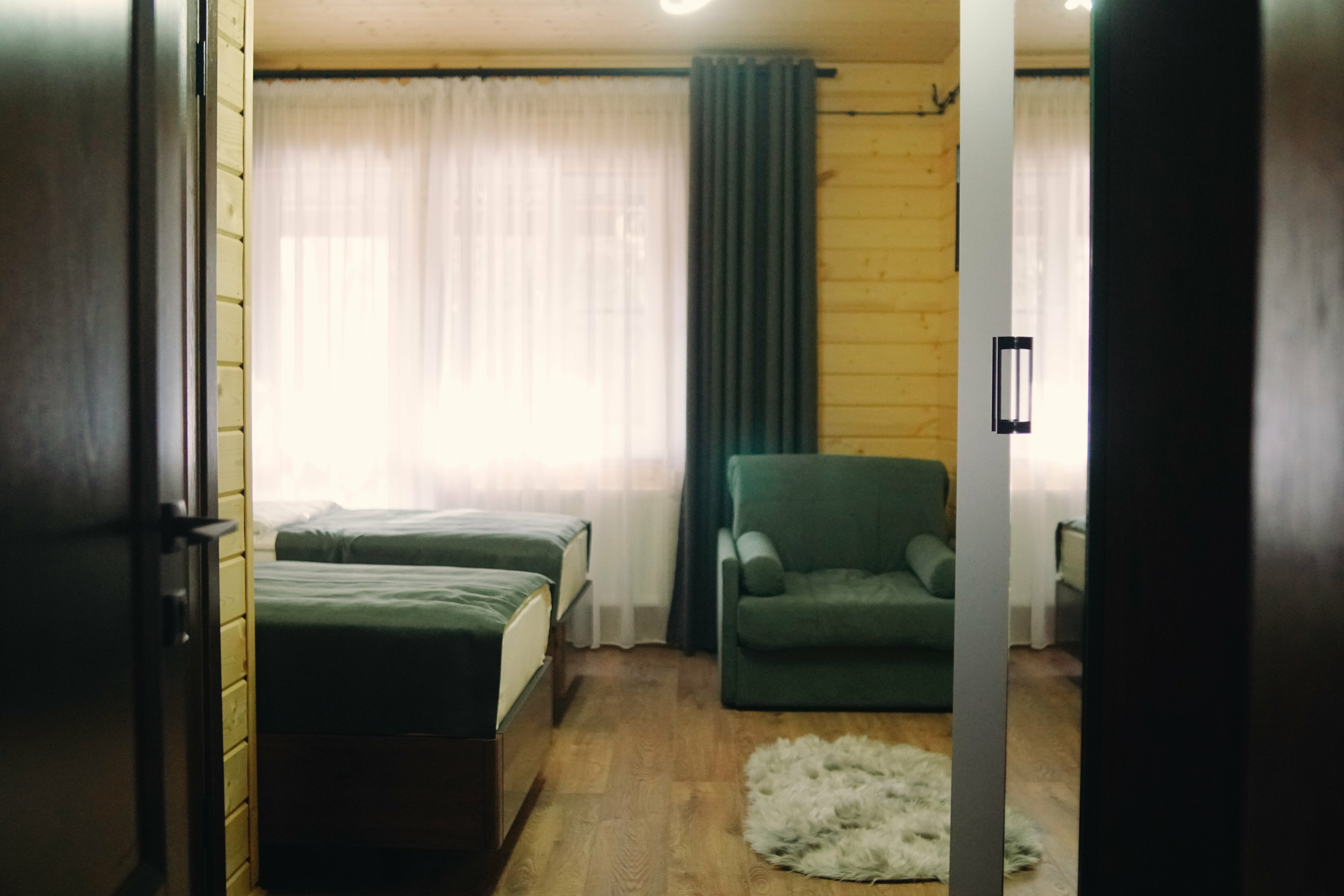 Трехместный номер с балконом