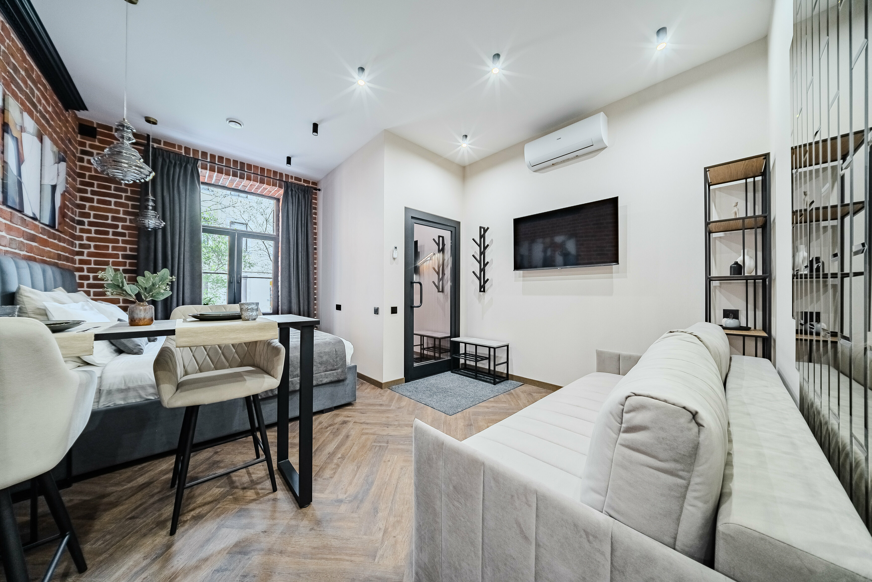 Апартаменты с собственным отдельным входом и парковкой