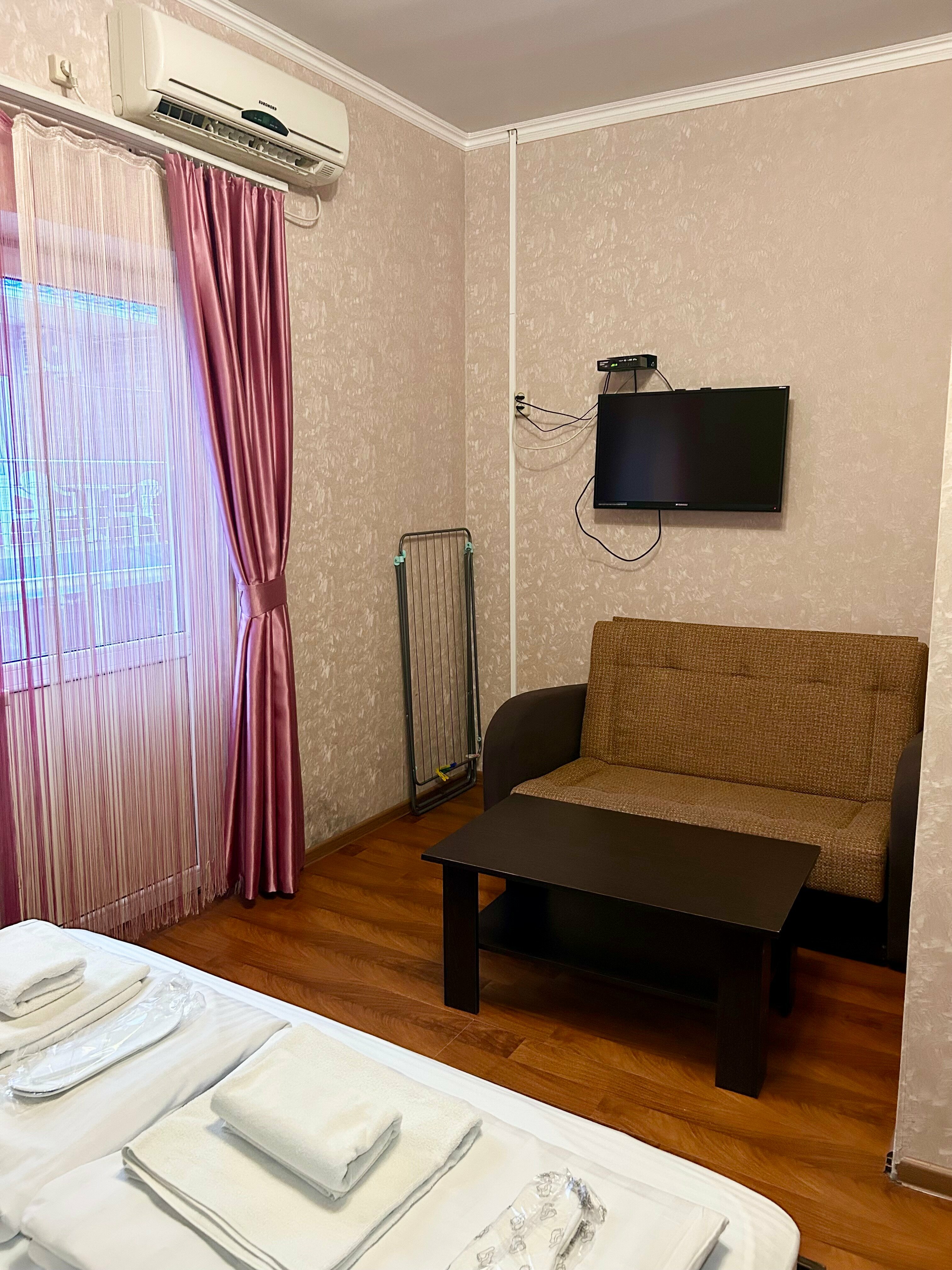 Двухместный номер Комфорт с мини-балконом