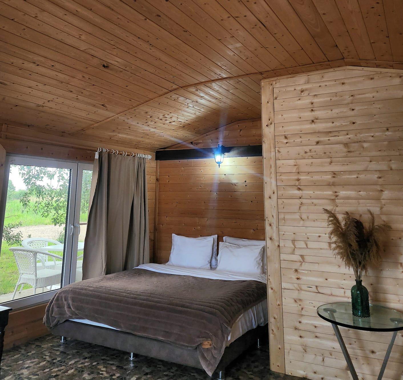 Дом с видом на озеро