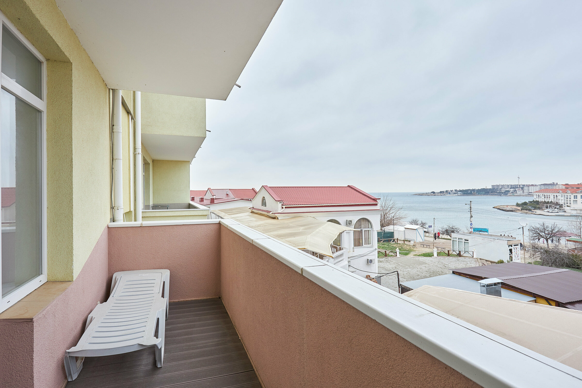 Апартаменты с видом на море ( с раздвижными дверями)