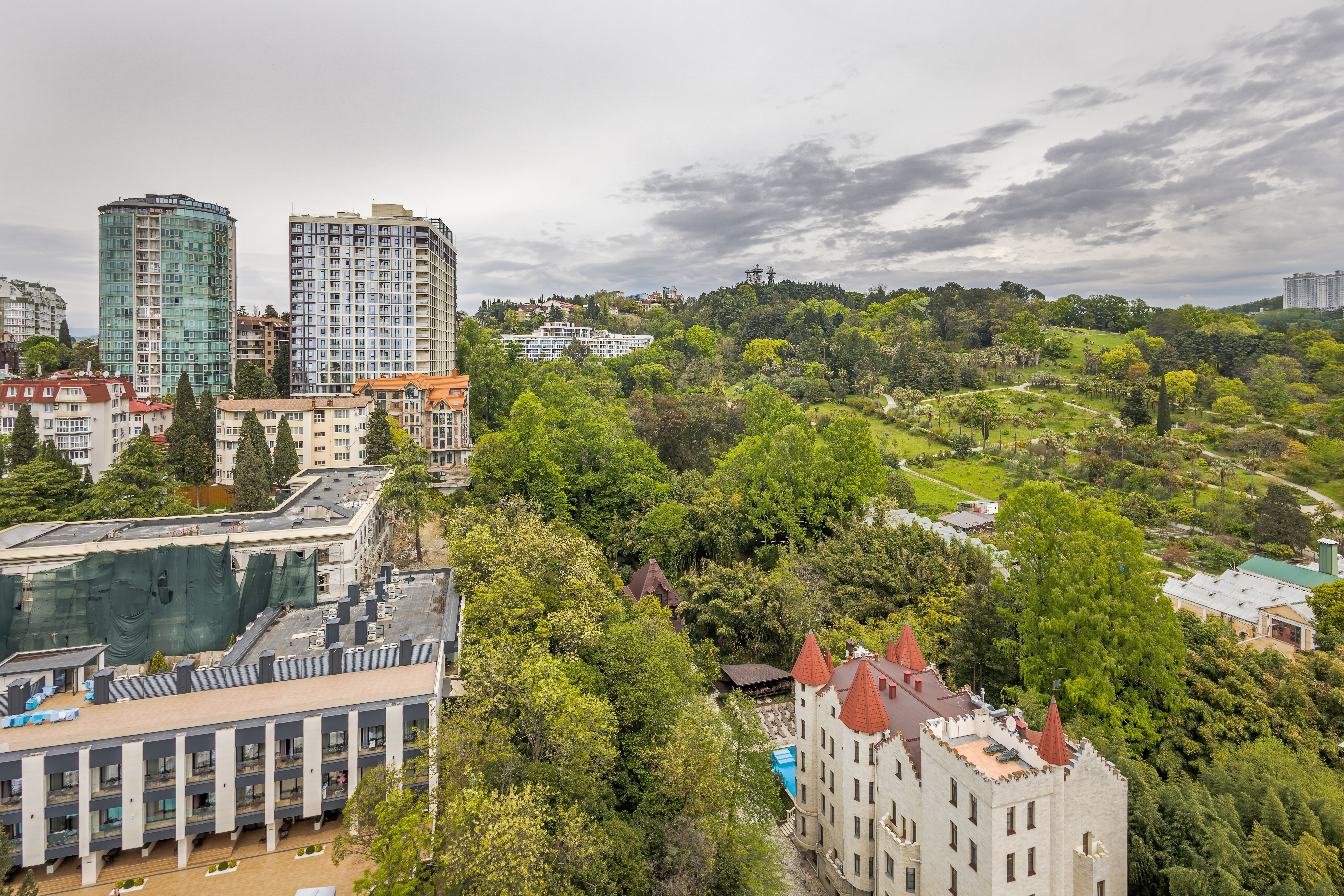 Апартаменты Делюкс с 1 спальней и видом на парк Дендрарий и Море (10Дк1) высокий этаж