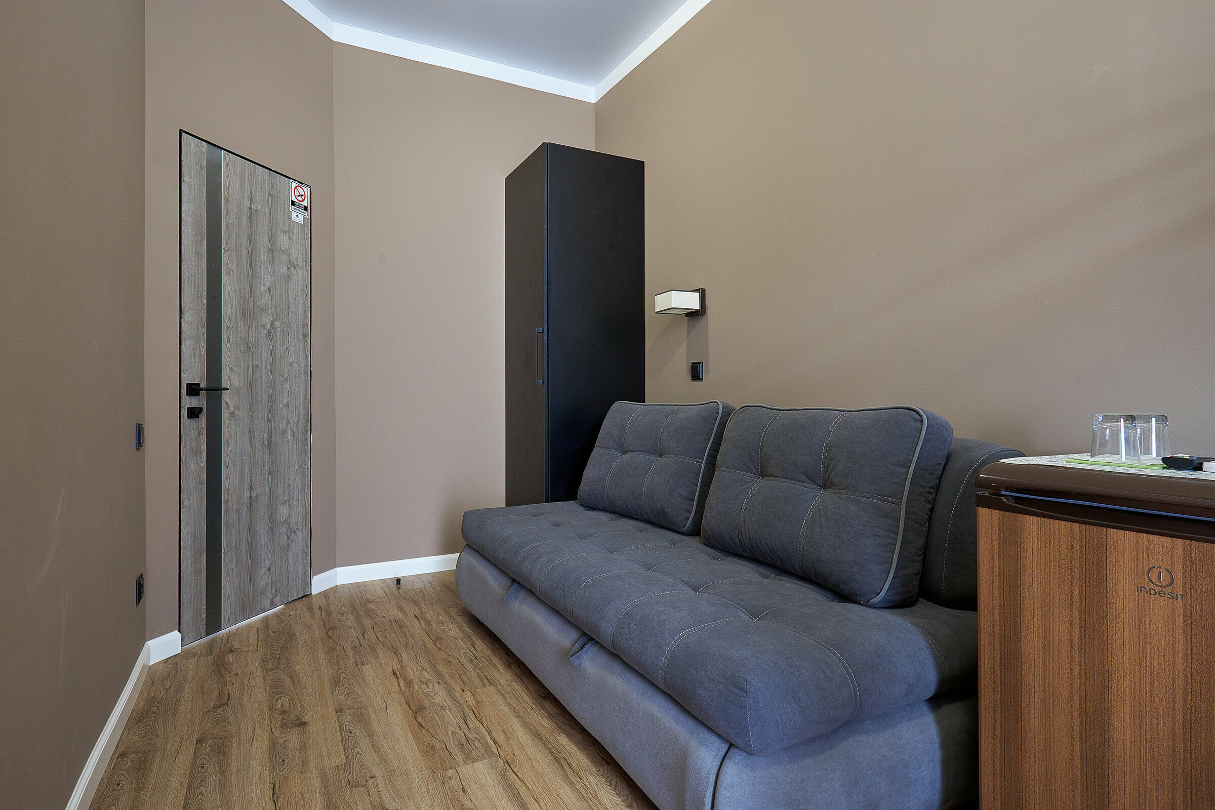 Однокомнатный номер в блоке из двух номеров с общей ванной комнатой