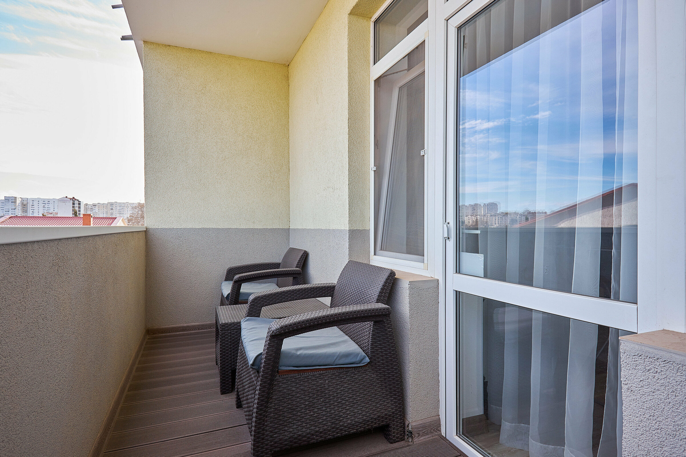 Семейные апартаменты с видом на море