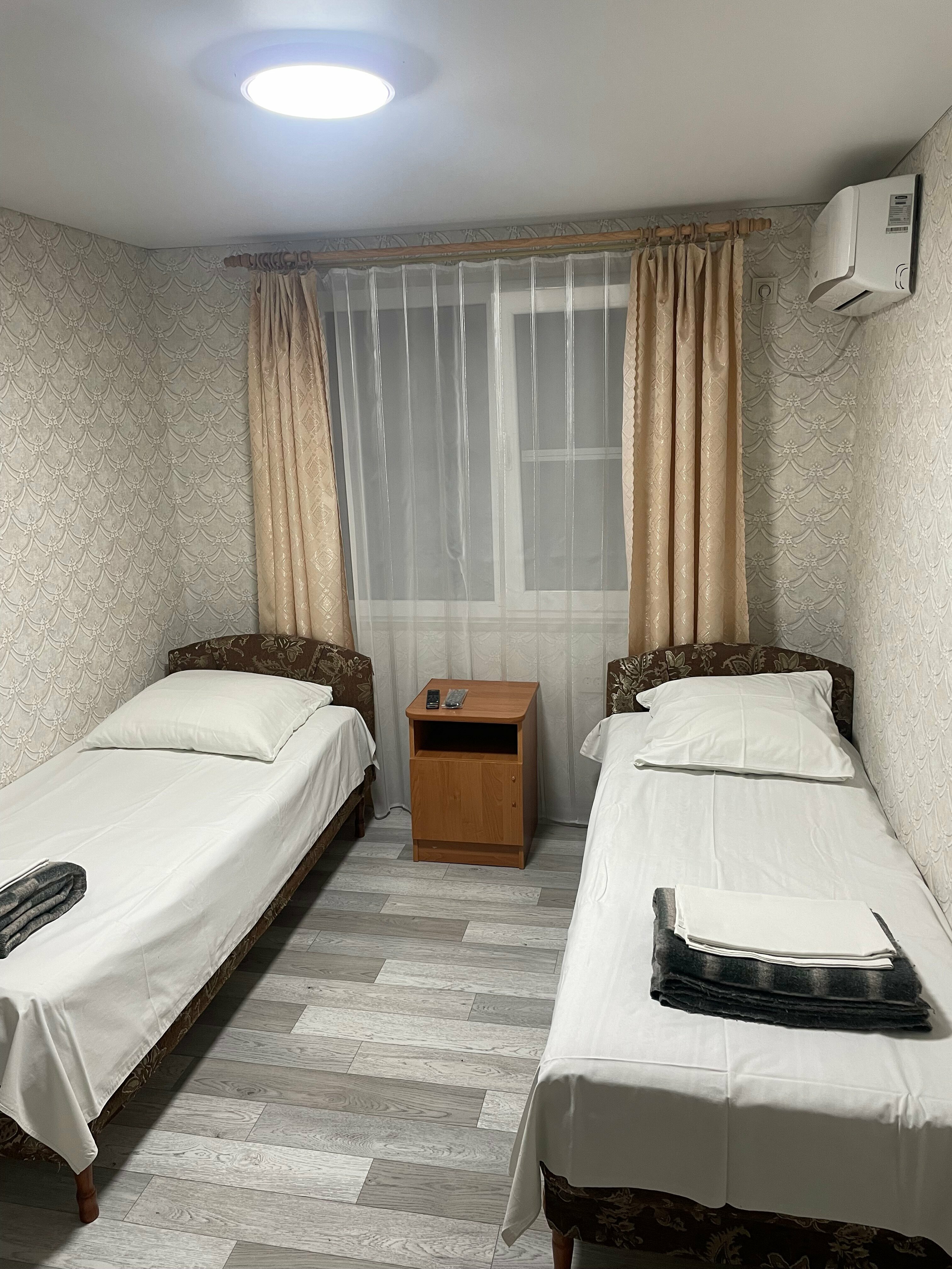 Cемейный номер с собственной ванной комнатой