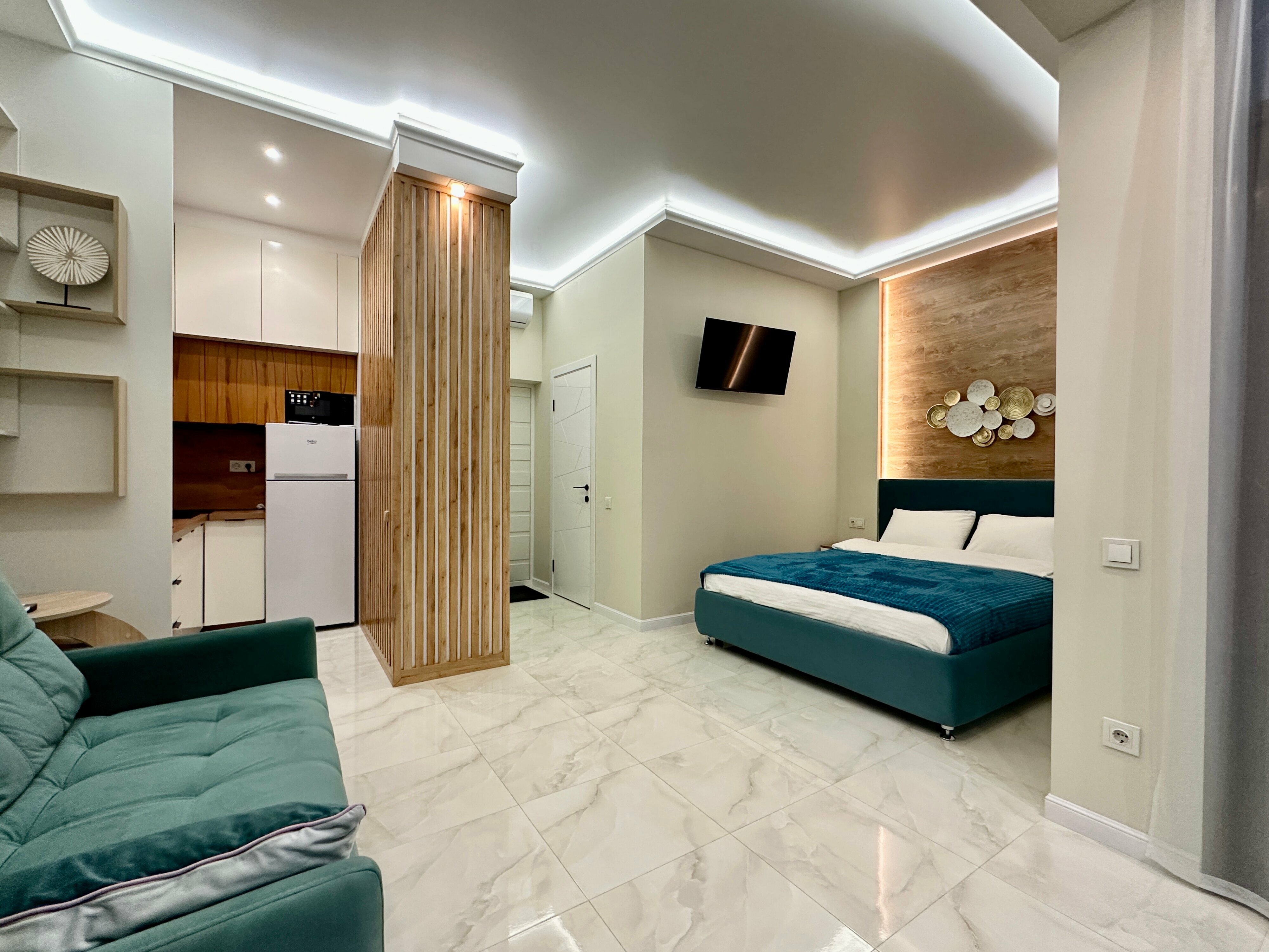 Апартаменты с видом на город и горы