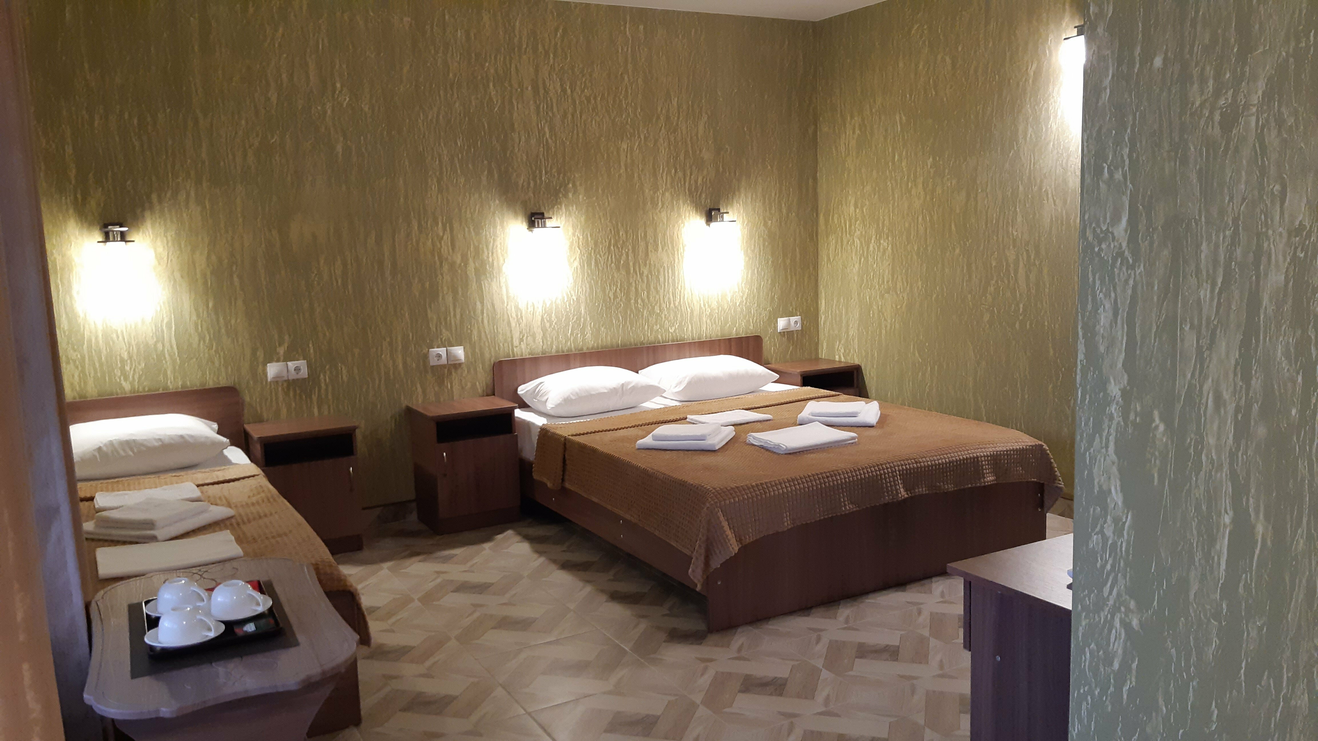 Трехместный номер с видом на горы