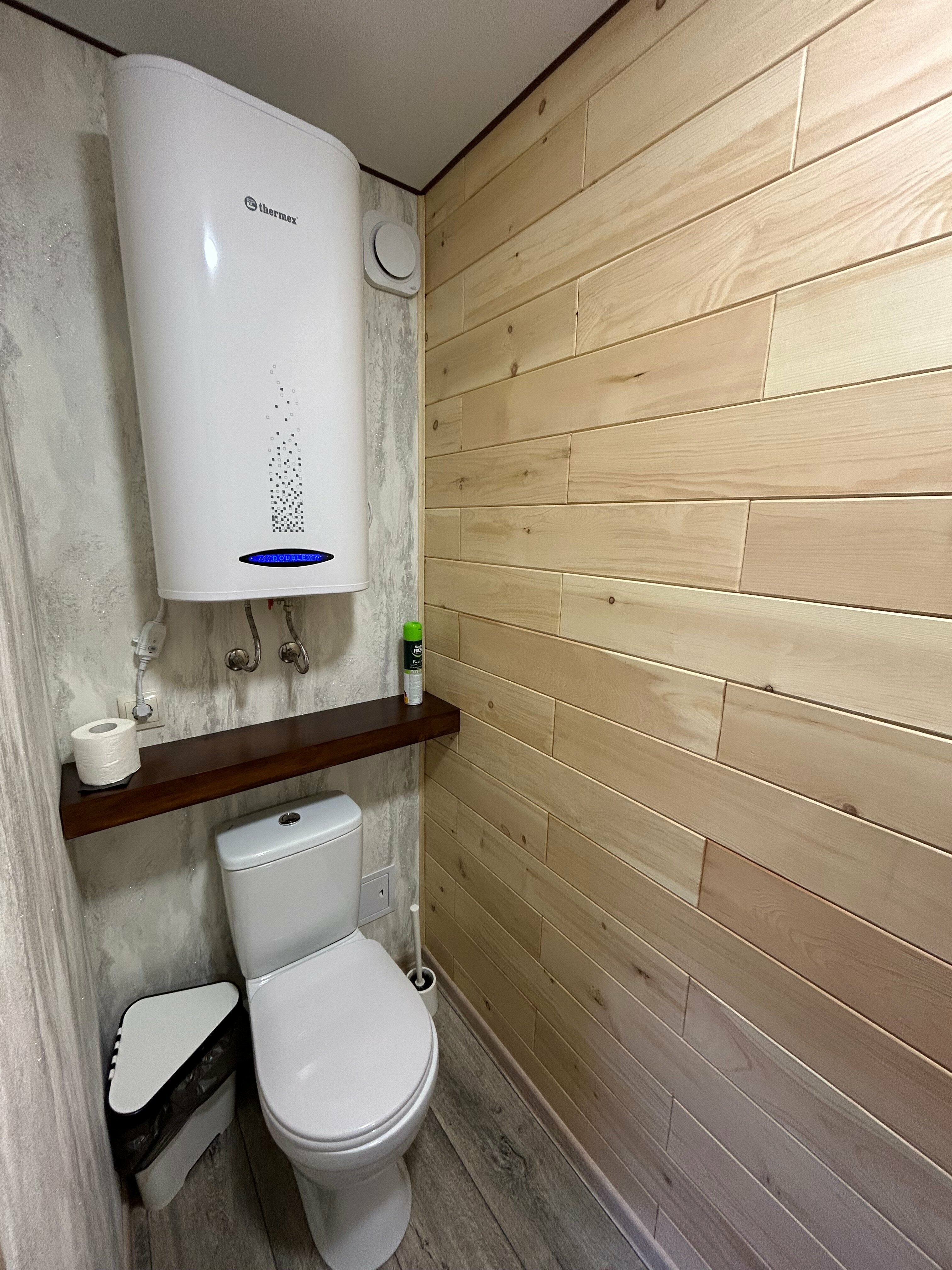 Двухкомнатный номер с балконом и видом на озеро