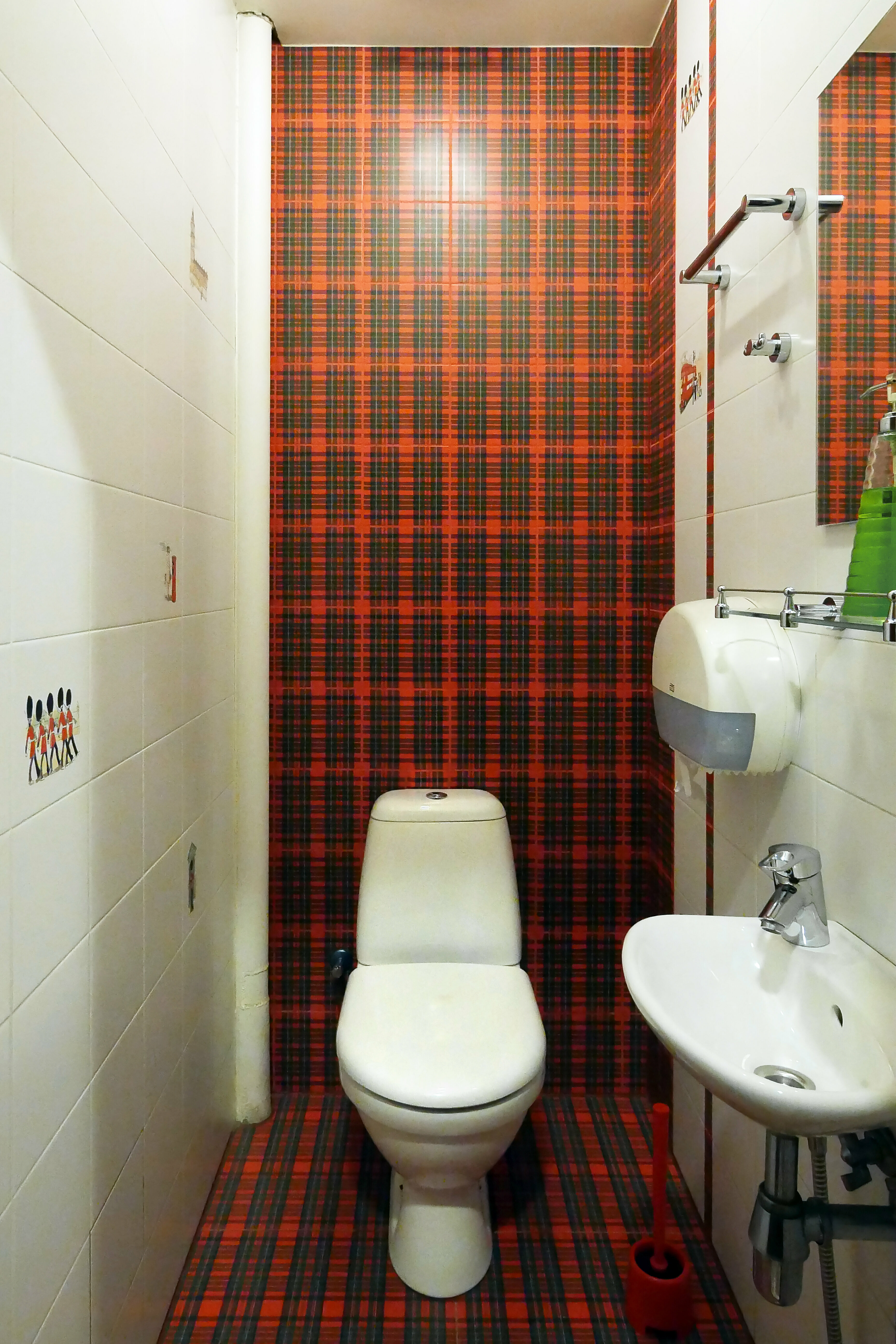 Двухместный номер с 2 отдельными кроватями и общей ванной комнатой