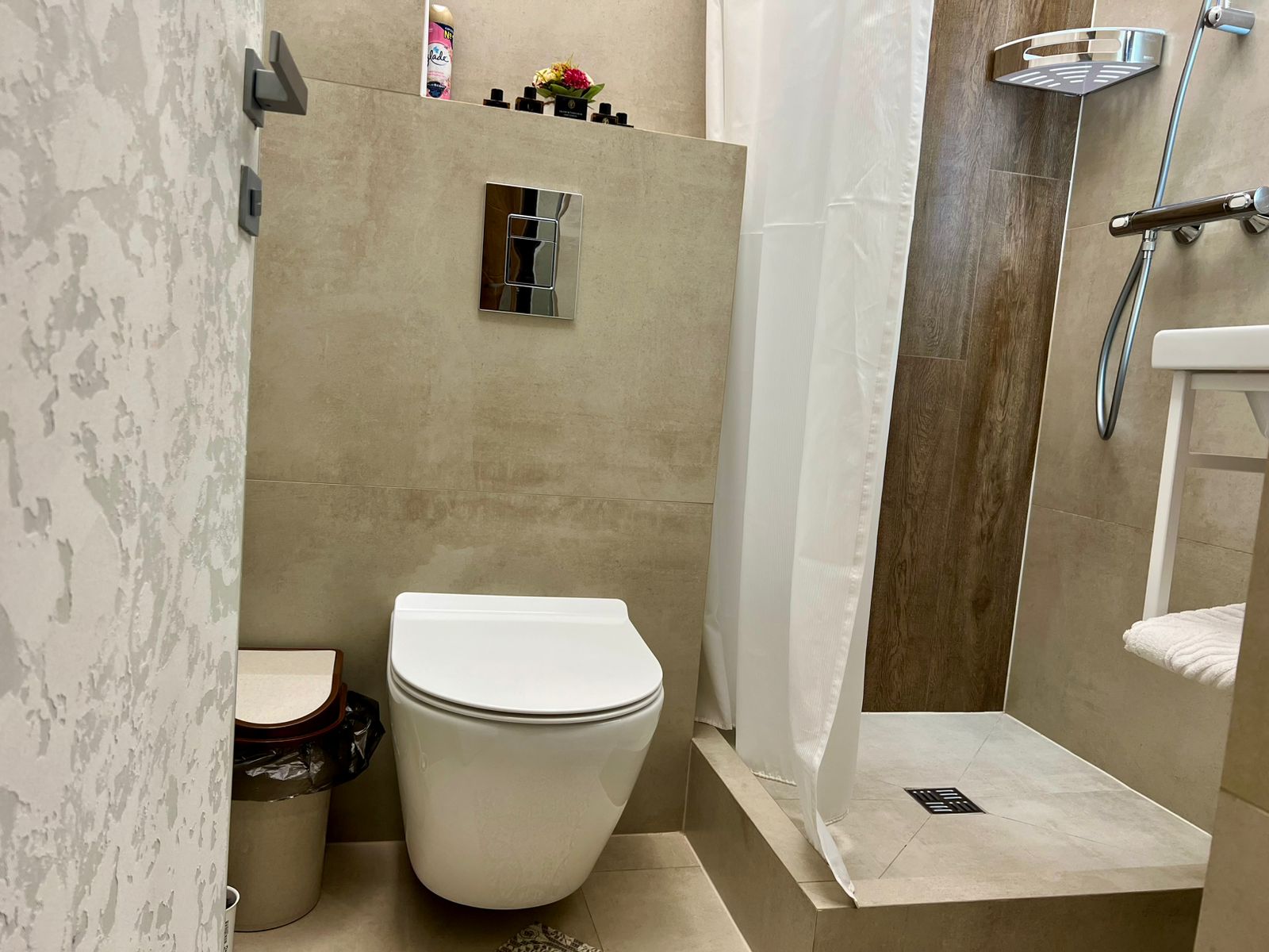 (№ 8 ) 2-х местный комфорт без балкона двуспальная кровать первый этаж