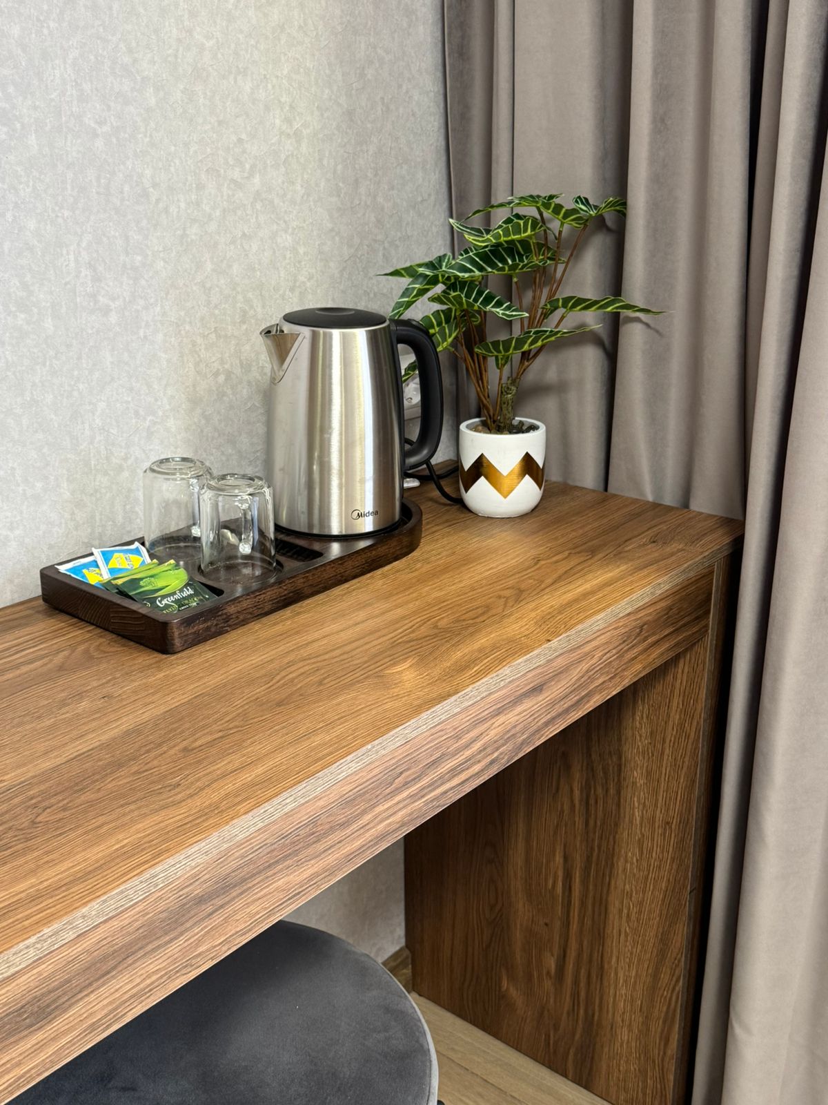 (№39) 3-х местный с балконом, двуспальная и  односпальная кровати , третий этаж