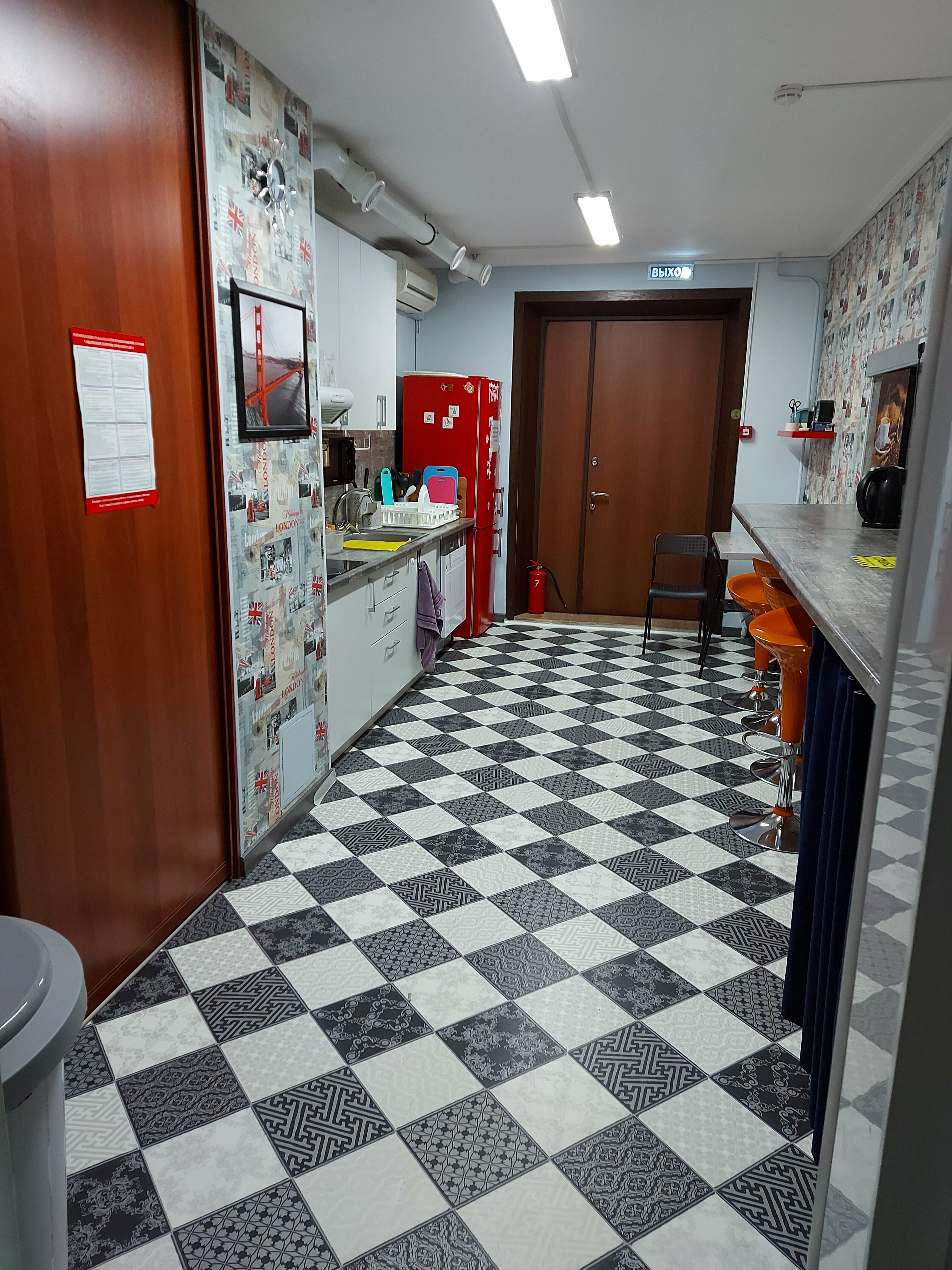 Кровать в 6-ти местном номере для мужчин