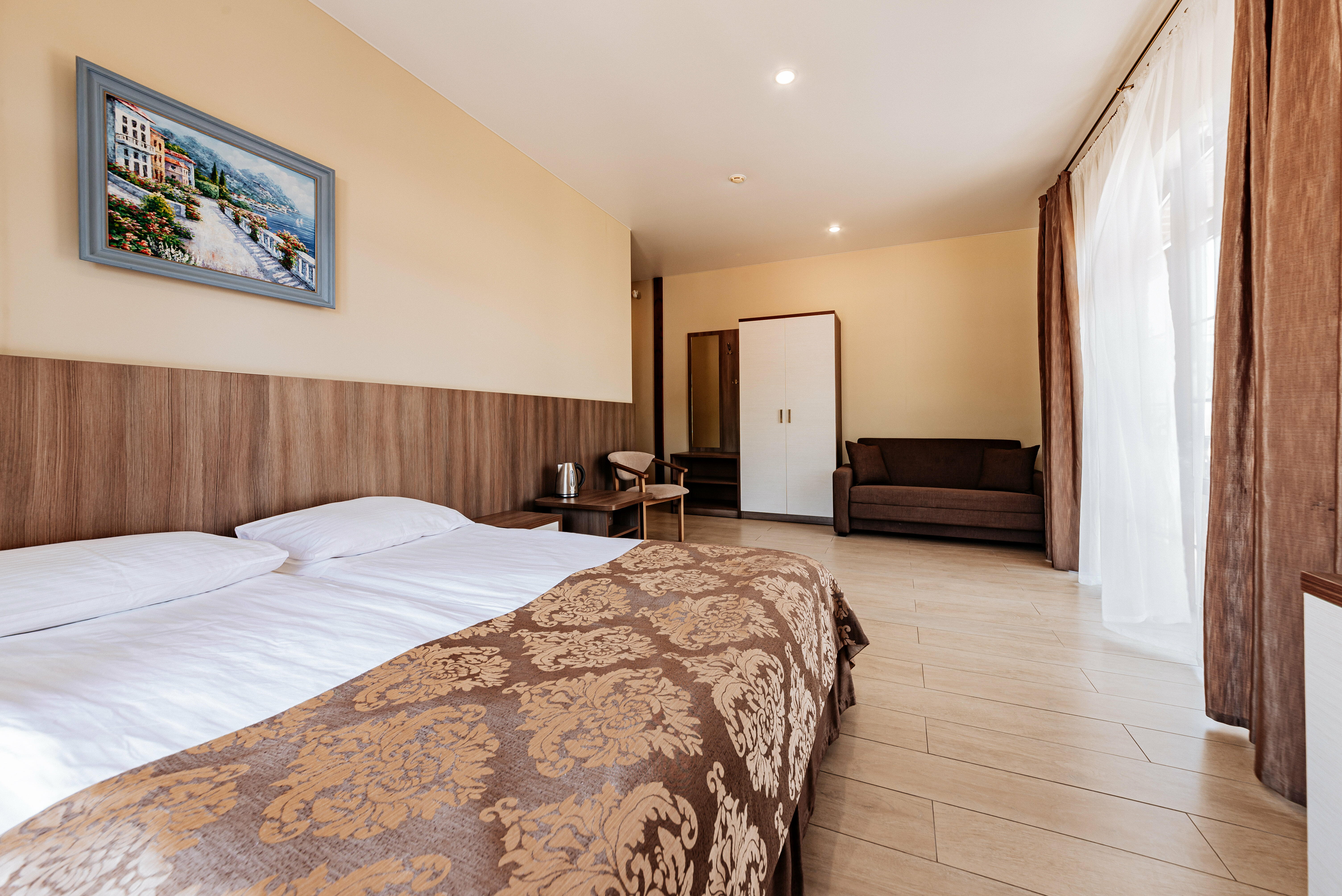 Четырехместный номер с балконом