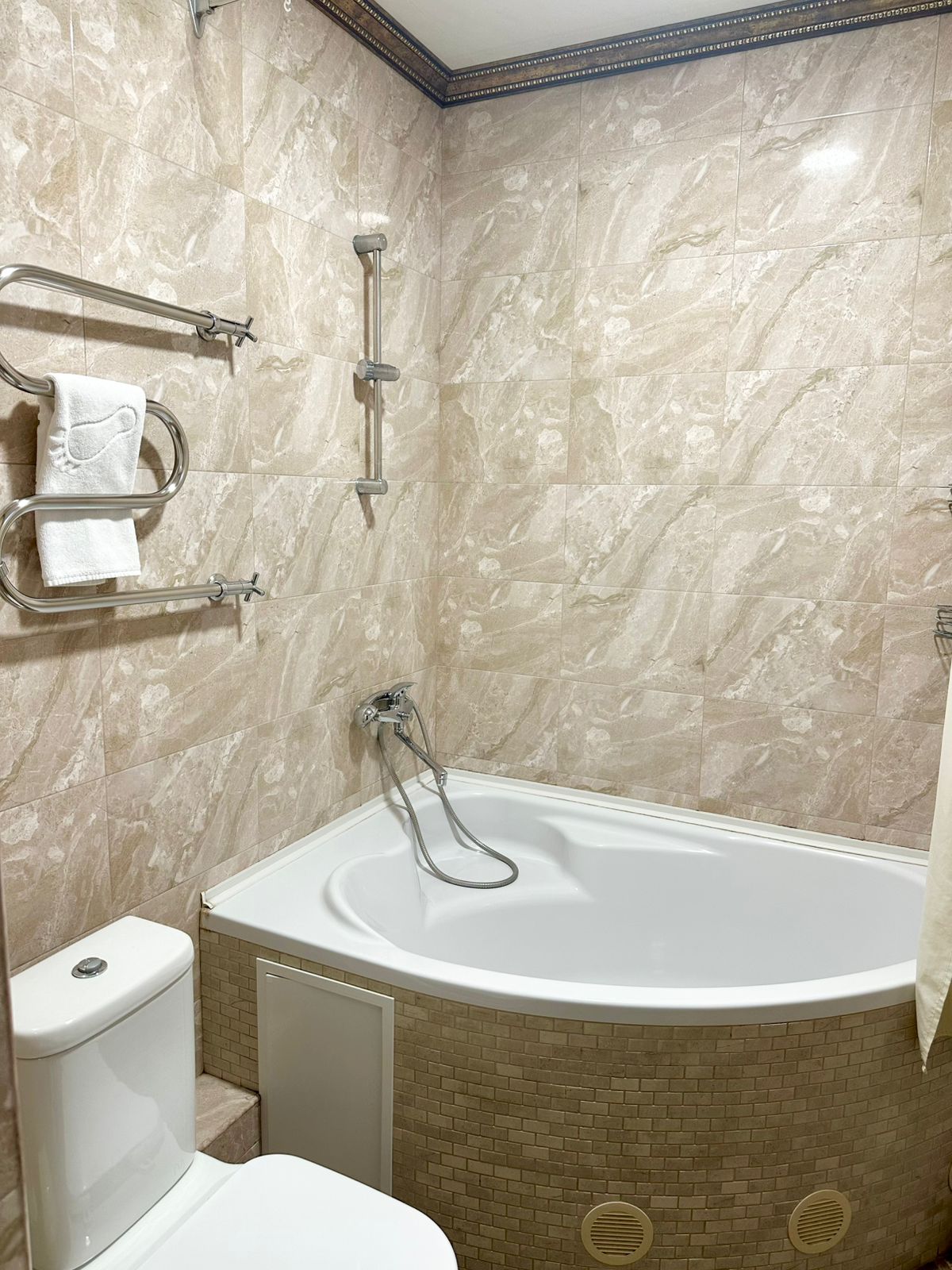 Двухкомнатная комната с кухней