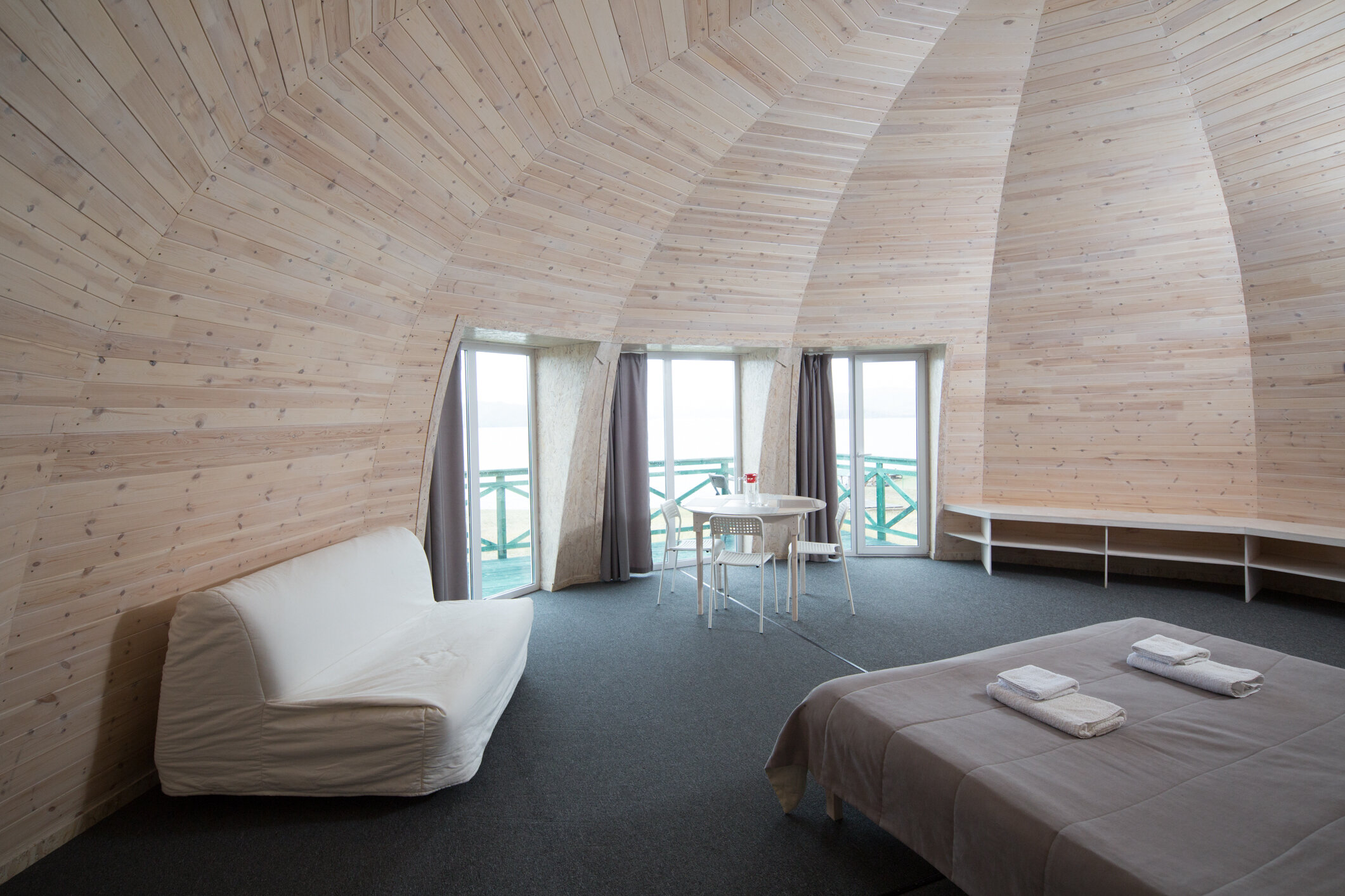 Дом-сфера с кухней-студией