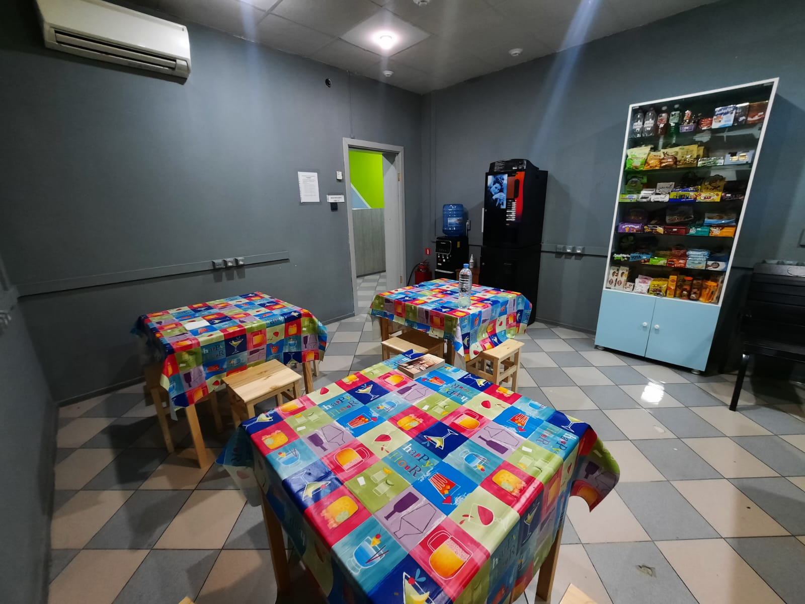 Спальное место на двухъярусной кровати в общем номере для мужчин