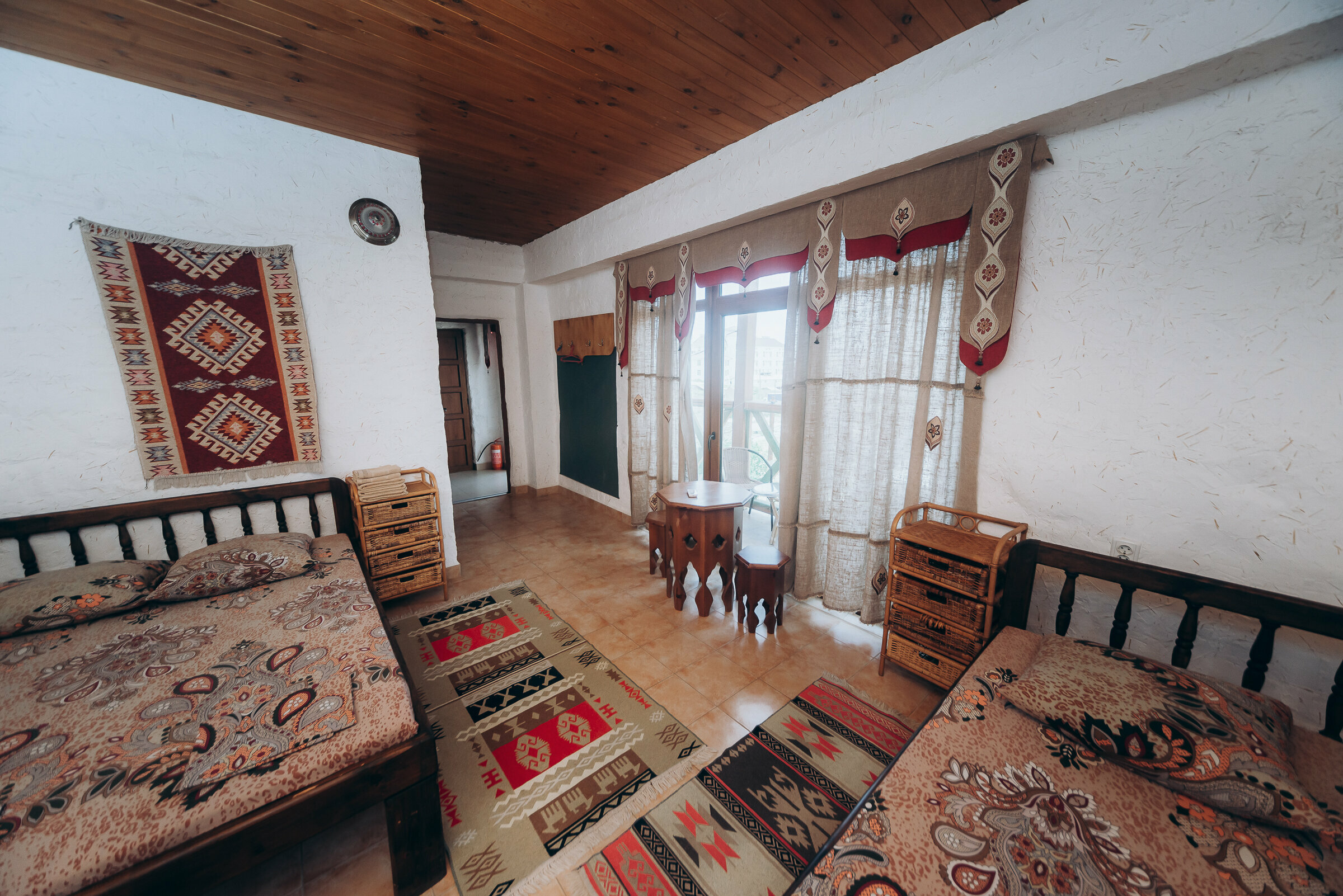 Трехместный номер с балконом