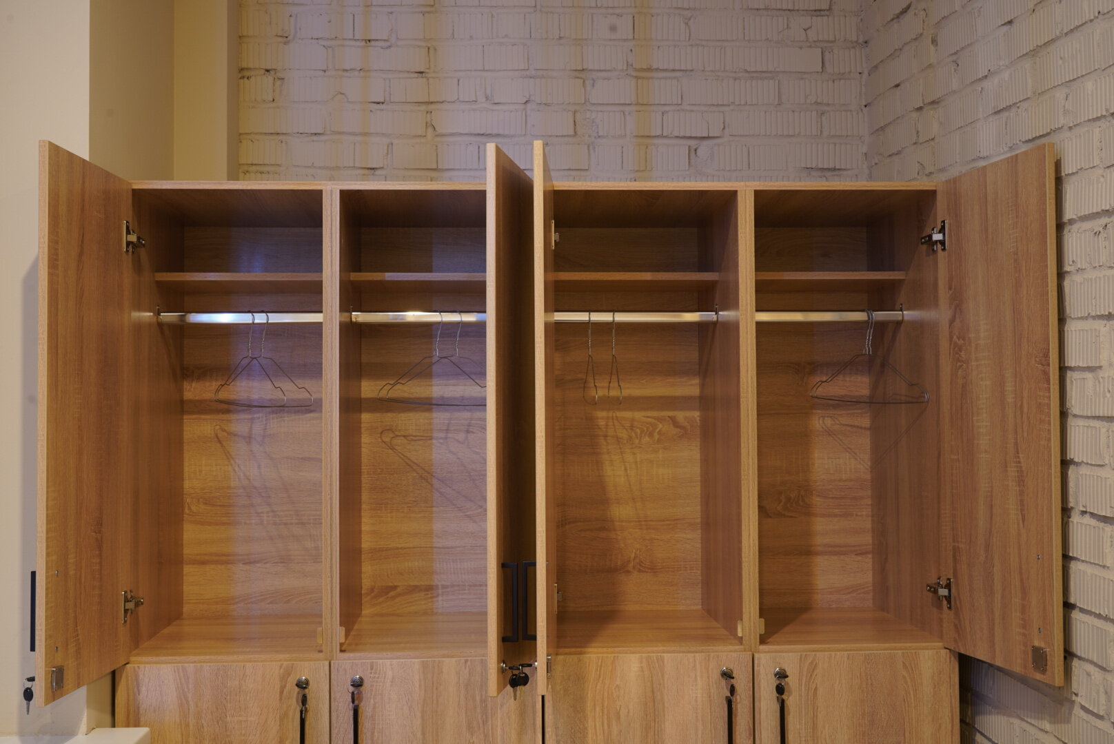 Общий 8-местный номер для мужчин