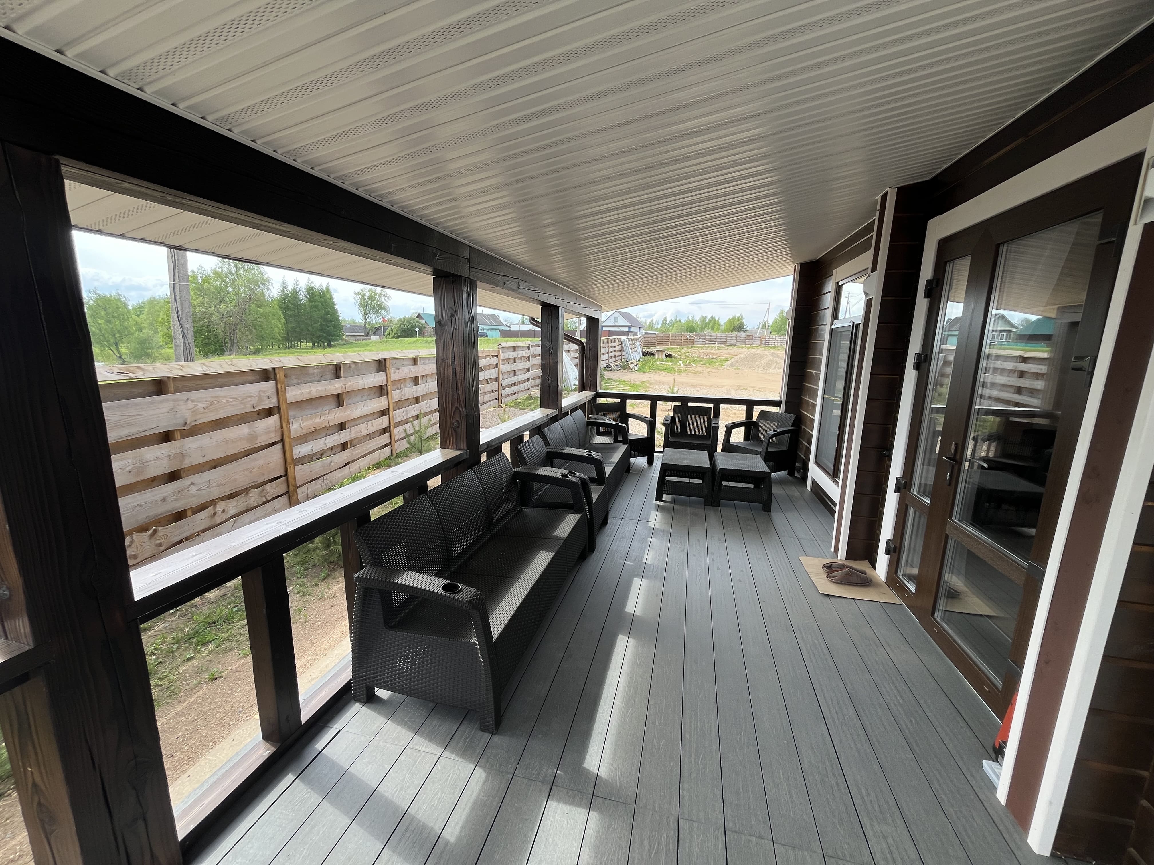 Дом с видом на озеро