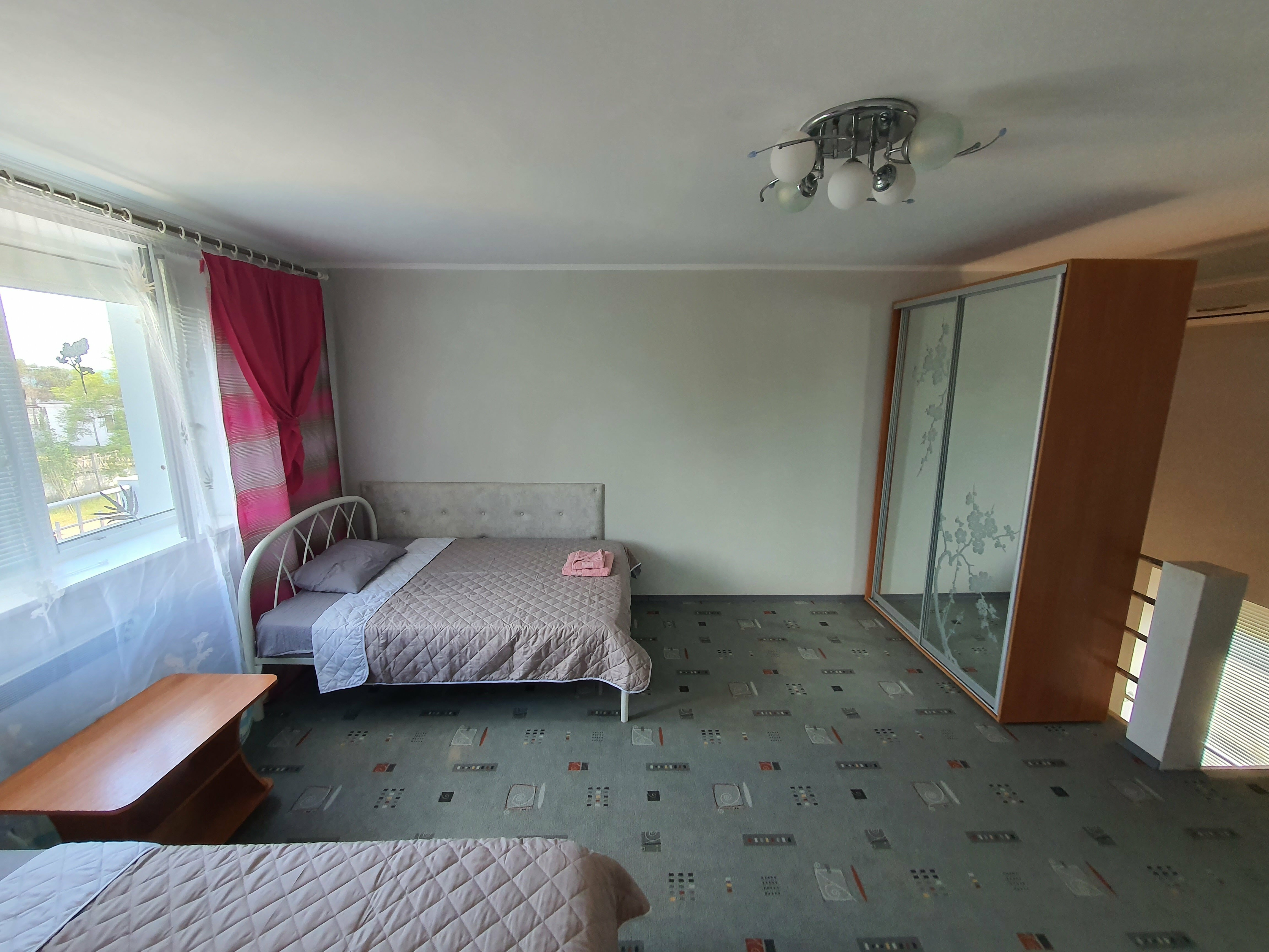 2-этажный семейный номер в серых тонах